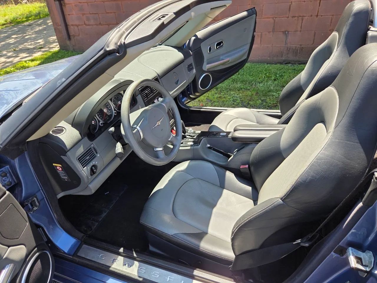 2005 Chrysler Crossfire Limited Roadster 2D — photo 31 of 73
