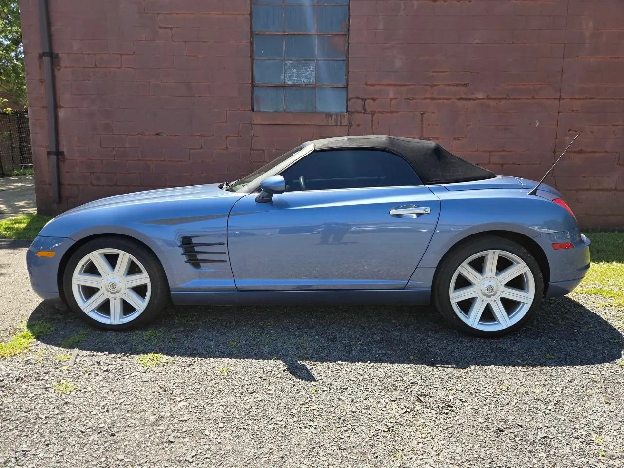 2005 Chrysler Crossfire Limited Roadster 2D — photo 15 of 73