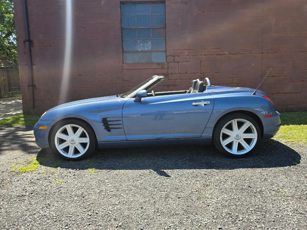 2005 Chrysler Crossfire Limited Roadster 2D — photo 2 of 73
