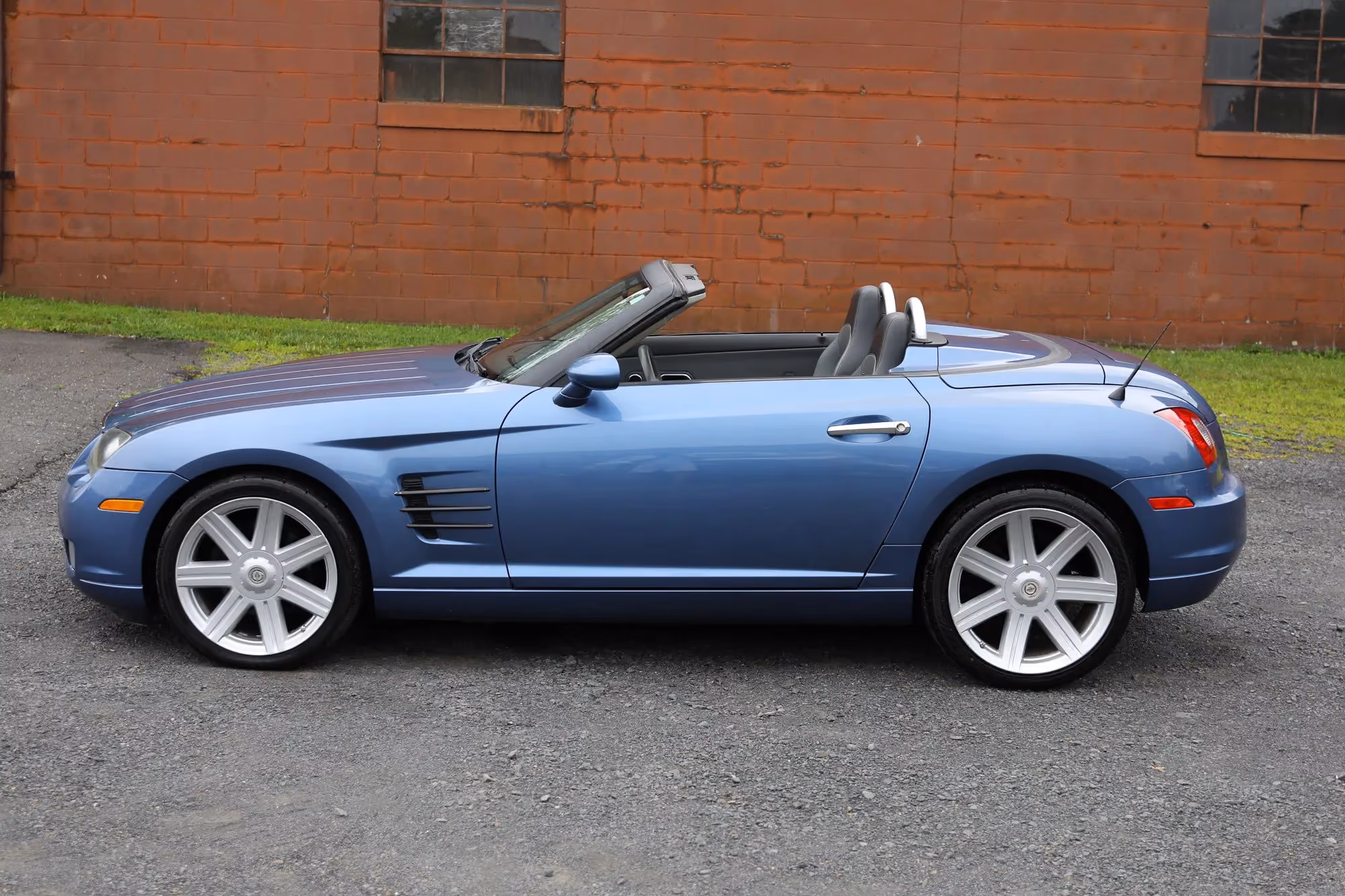 2005 Chrysler Crossfire Limited Roadster 2D — photo 48 of 73