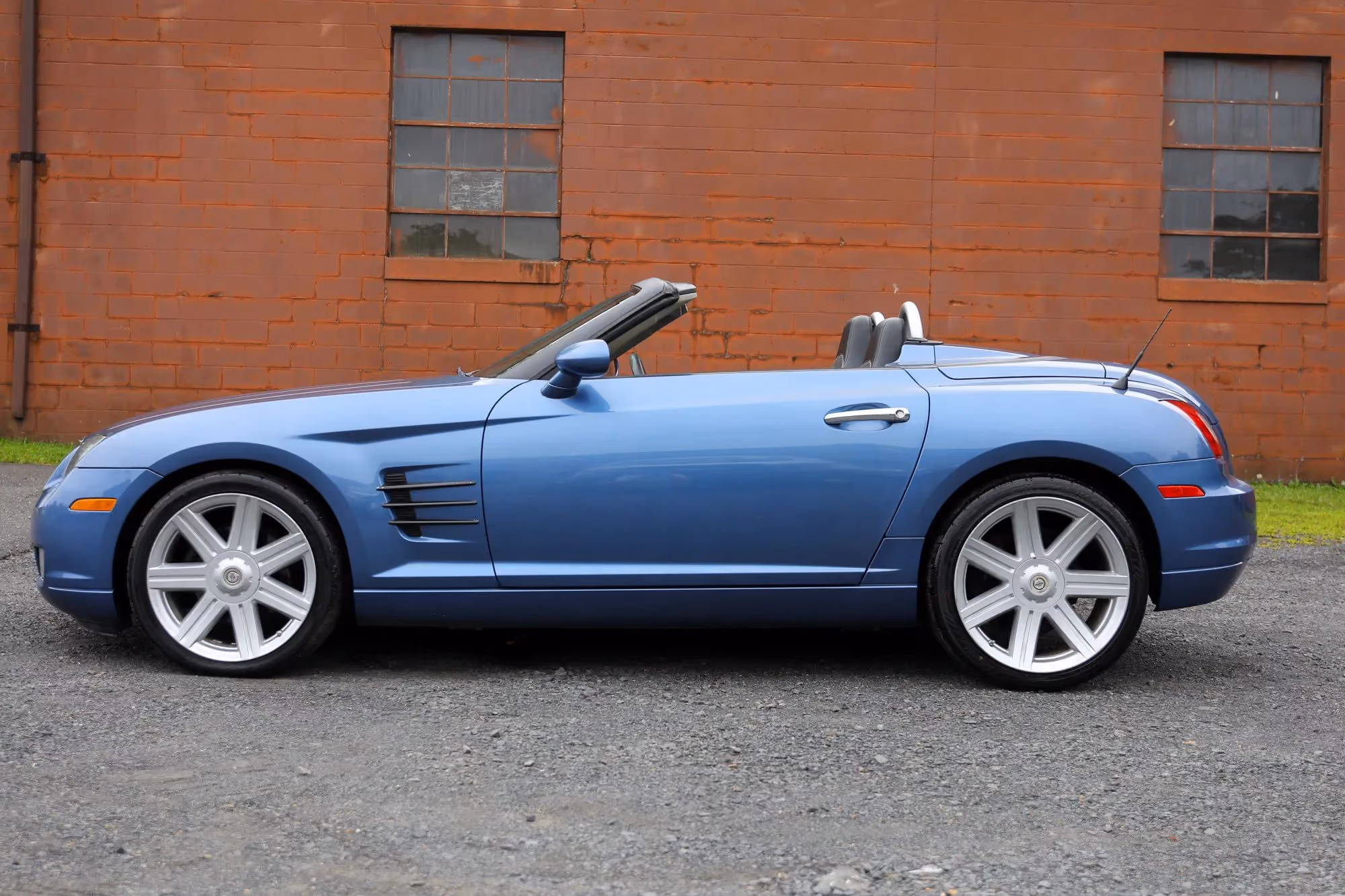 2005 Chrysler Crossfire Limited Roadster 2D — photo 49 of 73