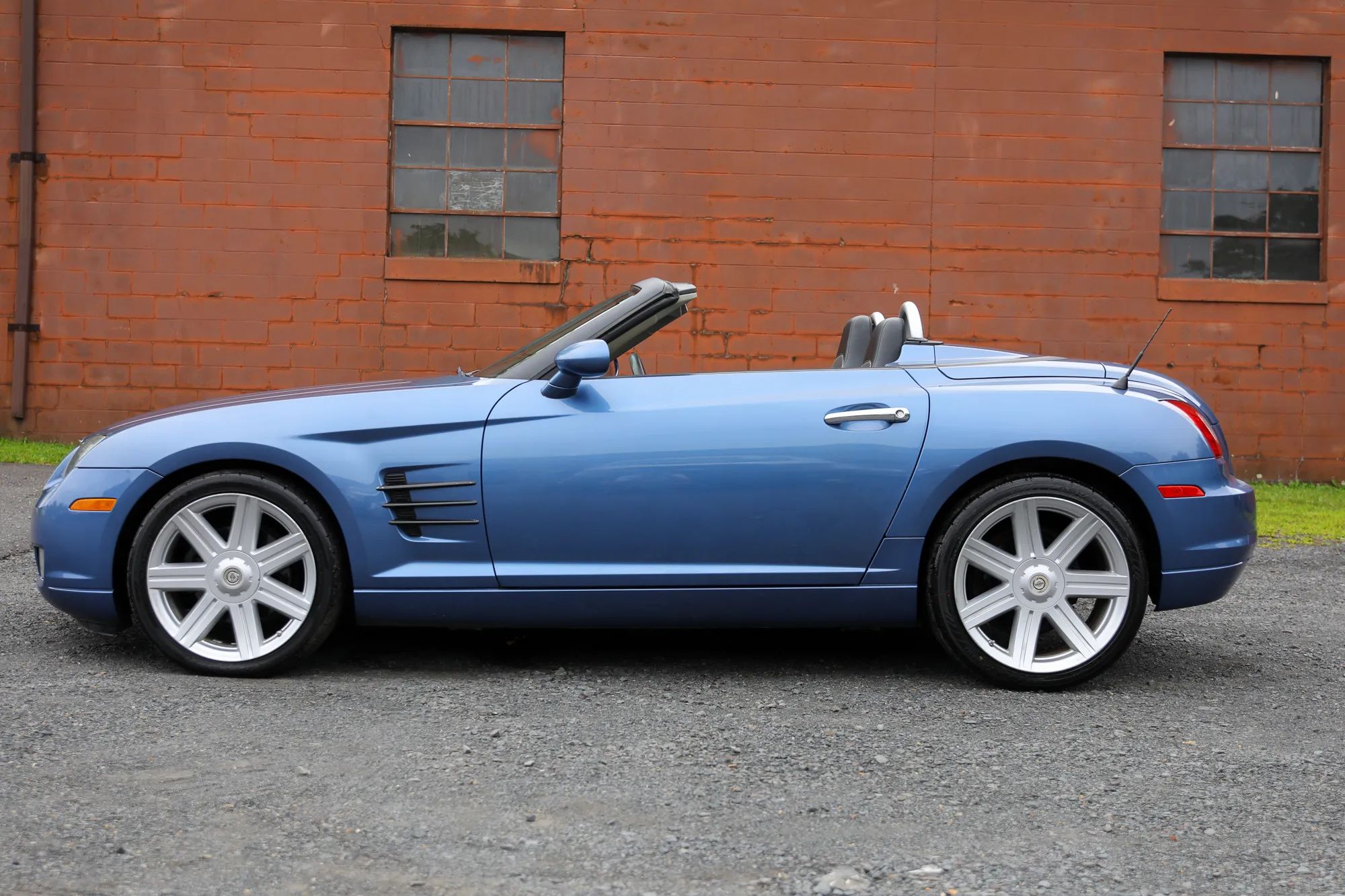 2005 Chrysler Crossfire Limited Roadster 2D — photo 49 of 73