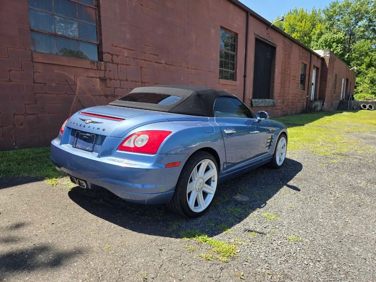 2005 Chrysler Crossfire Limited Roadster 2D — photo 10 of 73