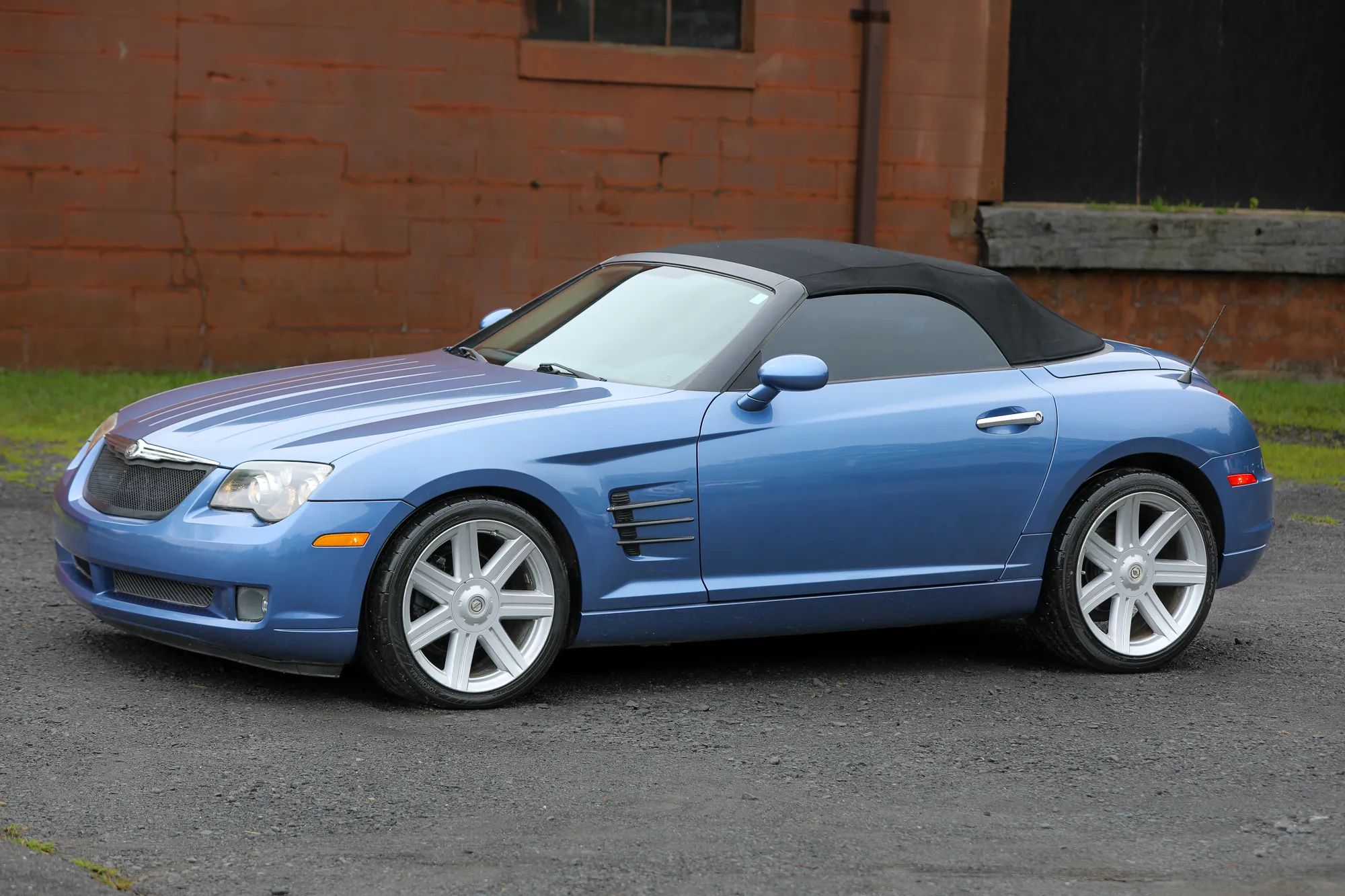 2005 Chrysler Crossfire Limited Roadster 2D — photo 39 of 73