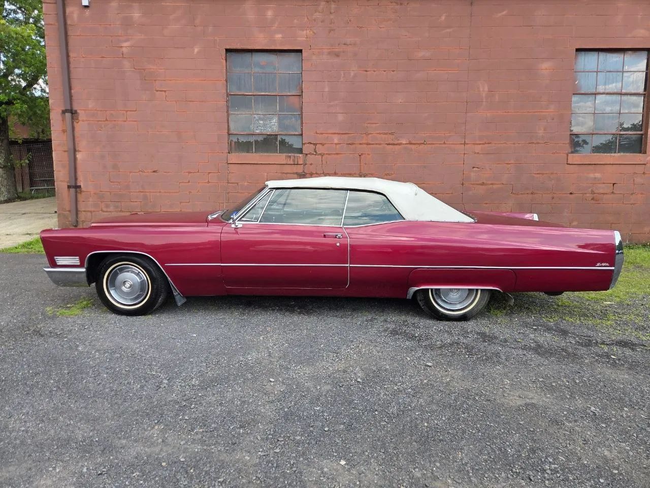 1967 Cadillac DeVille — photo 34 of 47