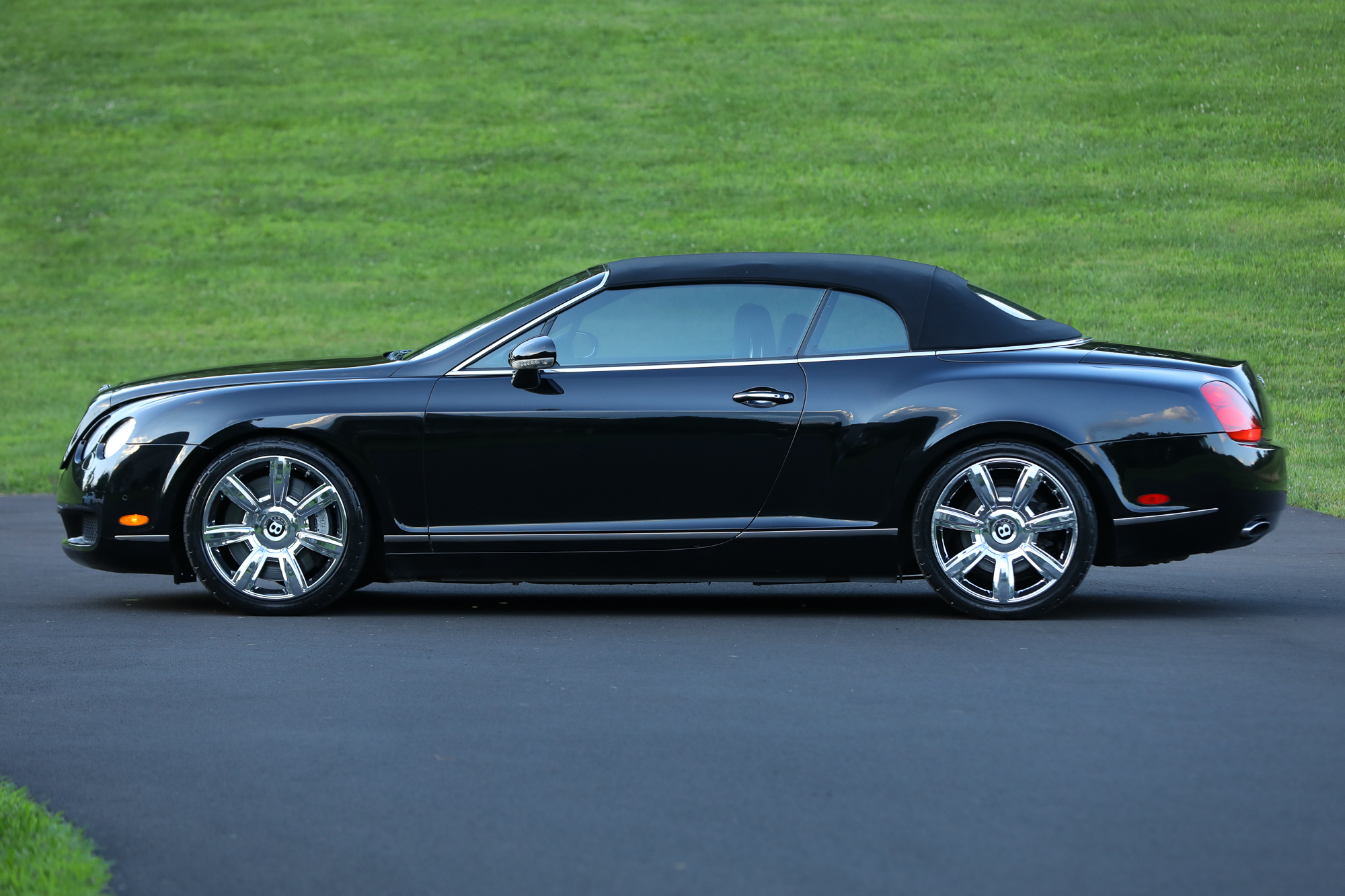 2007 Bentley Continental GTC Convertible 2D — photo 23 of 33