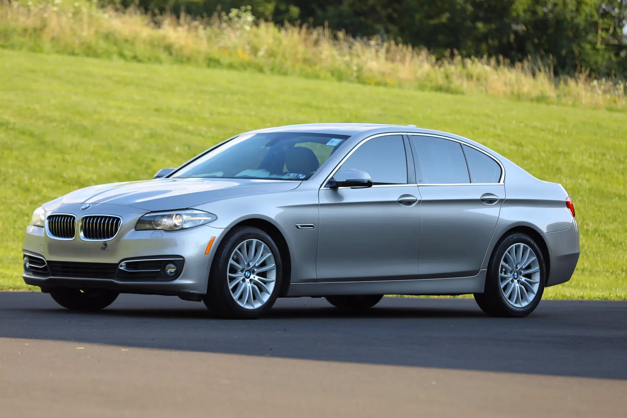 2016 BMW 5 Series 528i xDrive Sedan 4D — photo 4 of 18