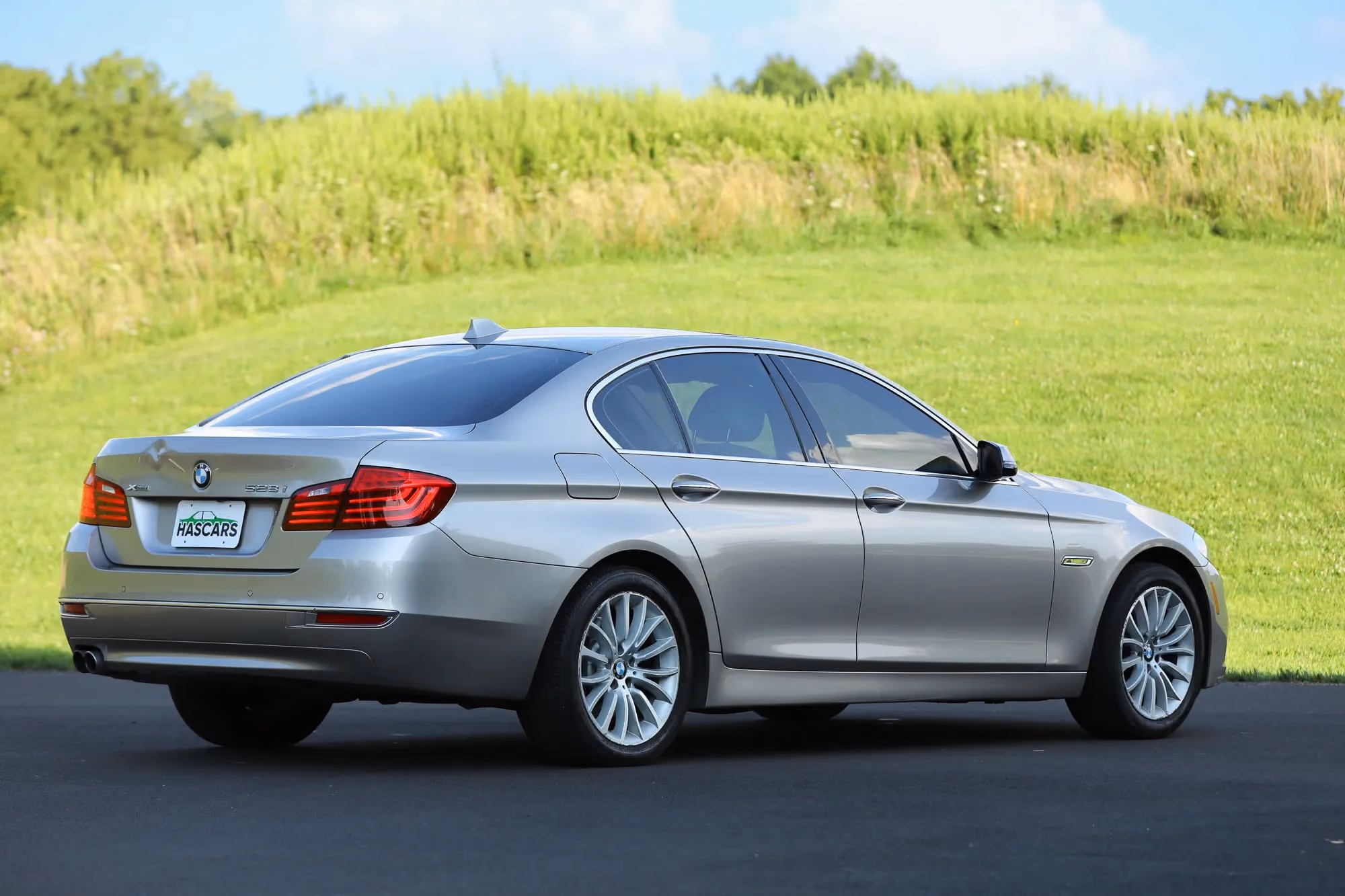 2016 BMW 5 Series 528i xDrive Sedan 4D — photo 14 of 18