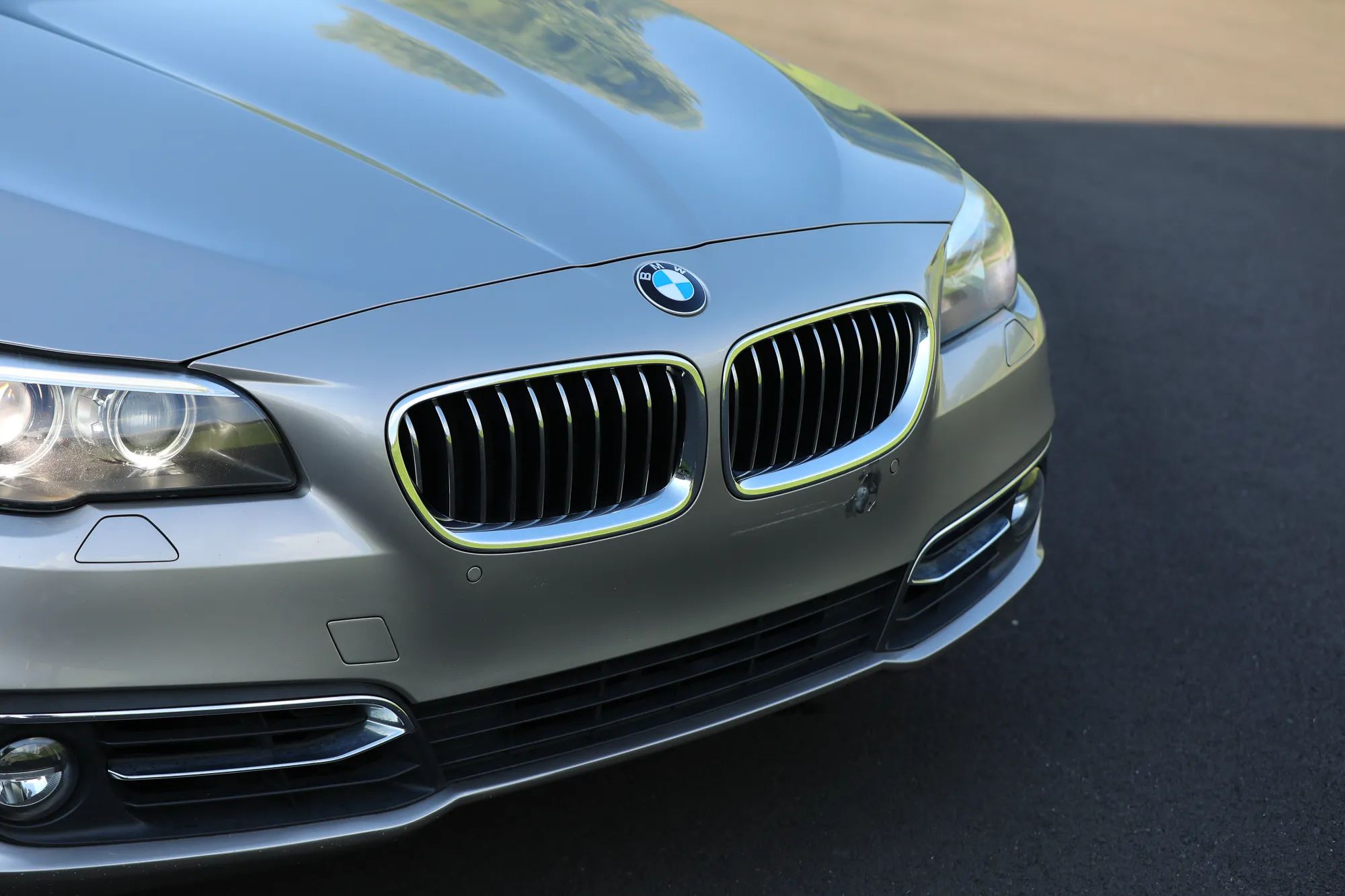 2016 BMW 5 Series — photo 16 of 18