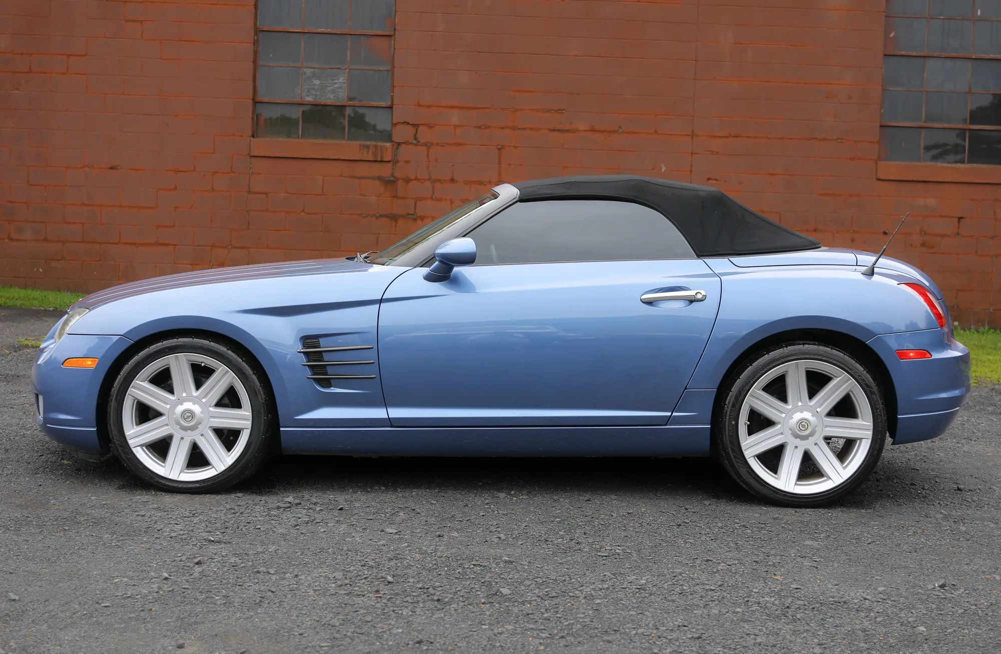 2005 Chrysler Crossfire Limited Roadster 2D — photo 67 of 73