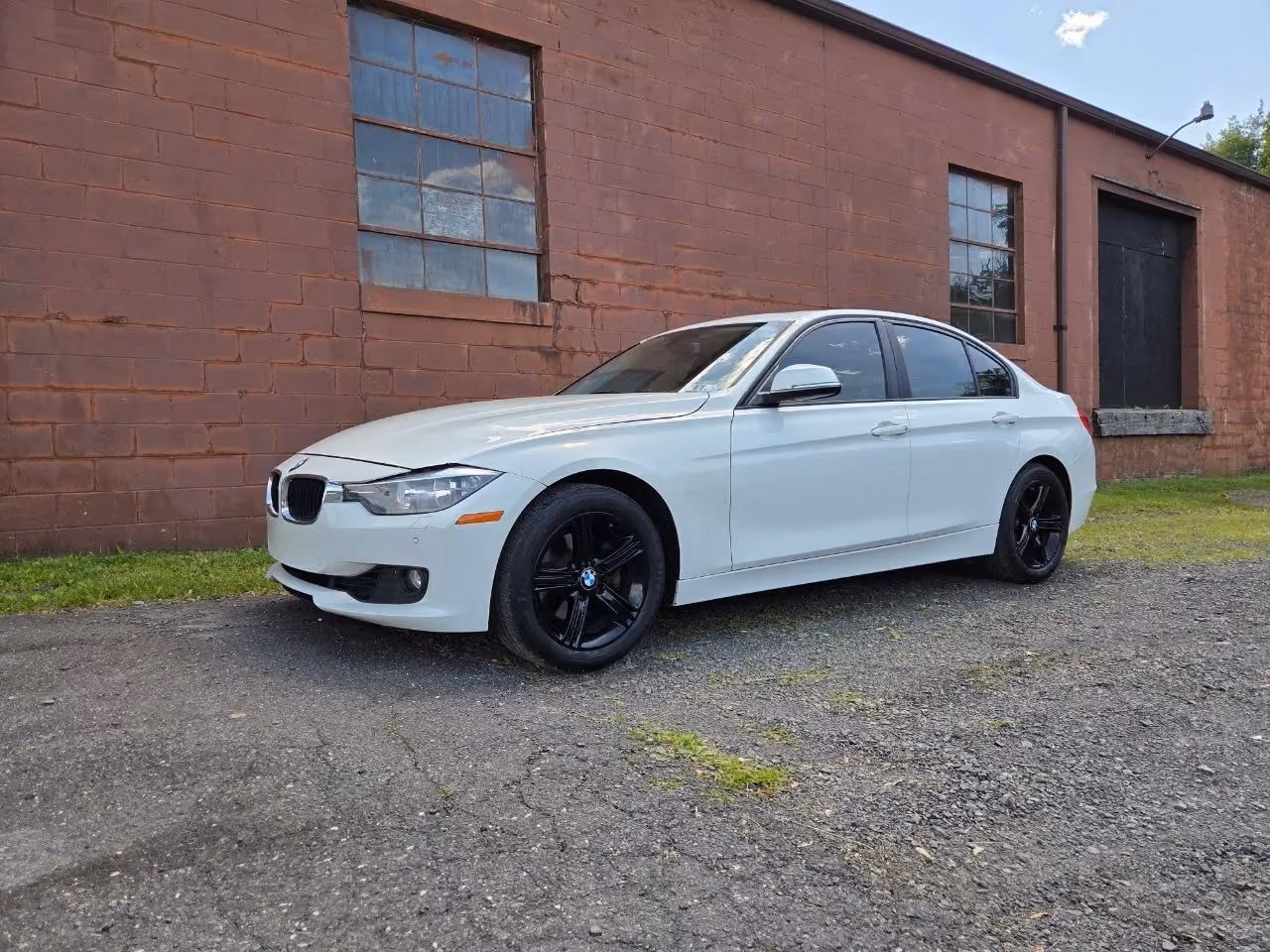 2015 BMW 3 Series 328i xDrive Sedan 4D — photo 1 of 60