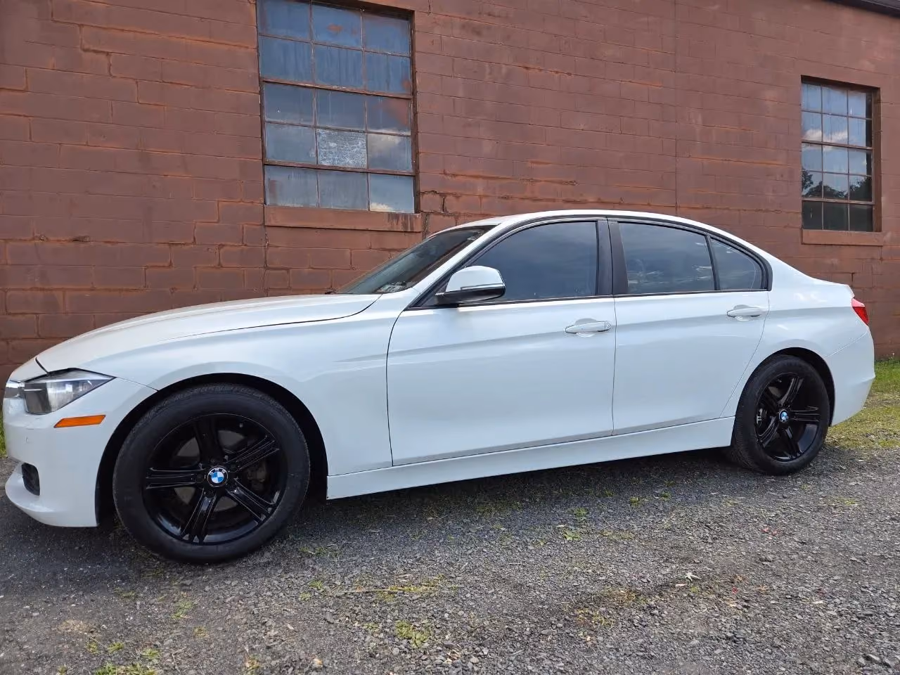 2015 BMW 3 Series 328i xDrive Sedan 4D — photo 2 of 60