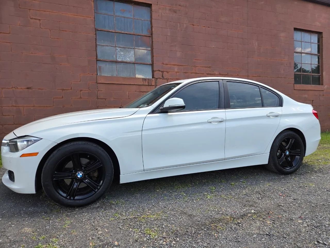 2015 BMW 3 Series 328i xDrive Sedan 4D — photo 2 of 60