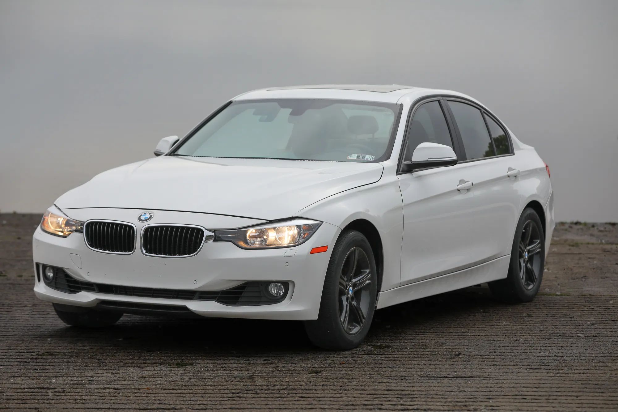 2015 BMW 3 Series 328i xDrive Sedan 4D — photo 27 of 60