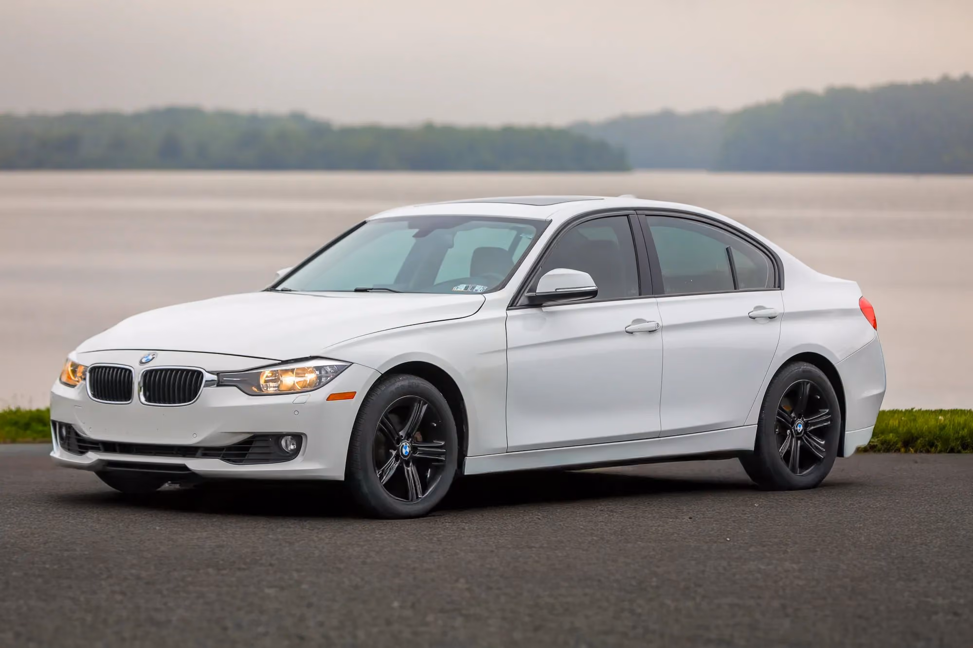 2015 BMW 3 Series 328i xDrive Sedan 4D — photo 31 of 60