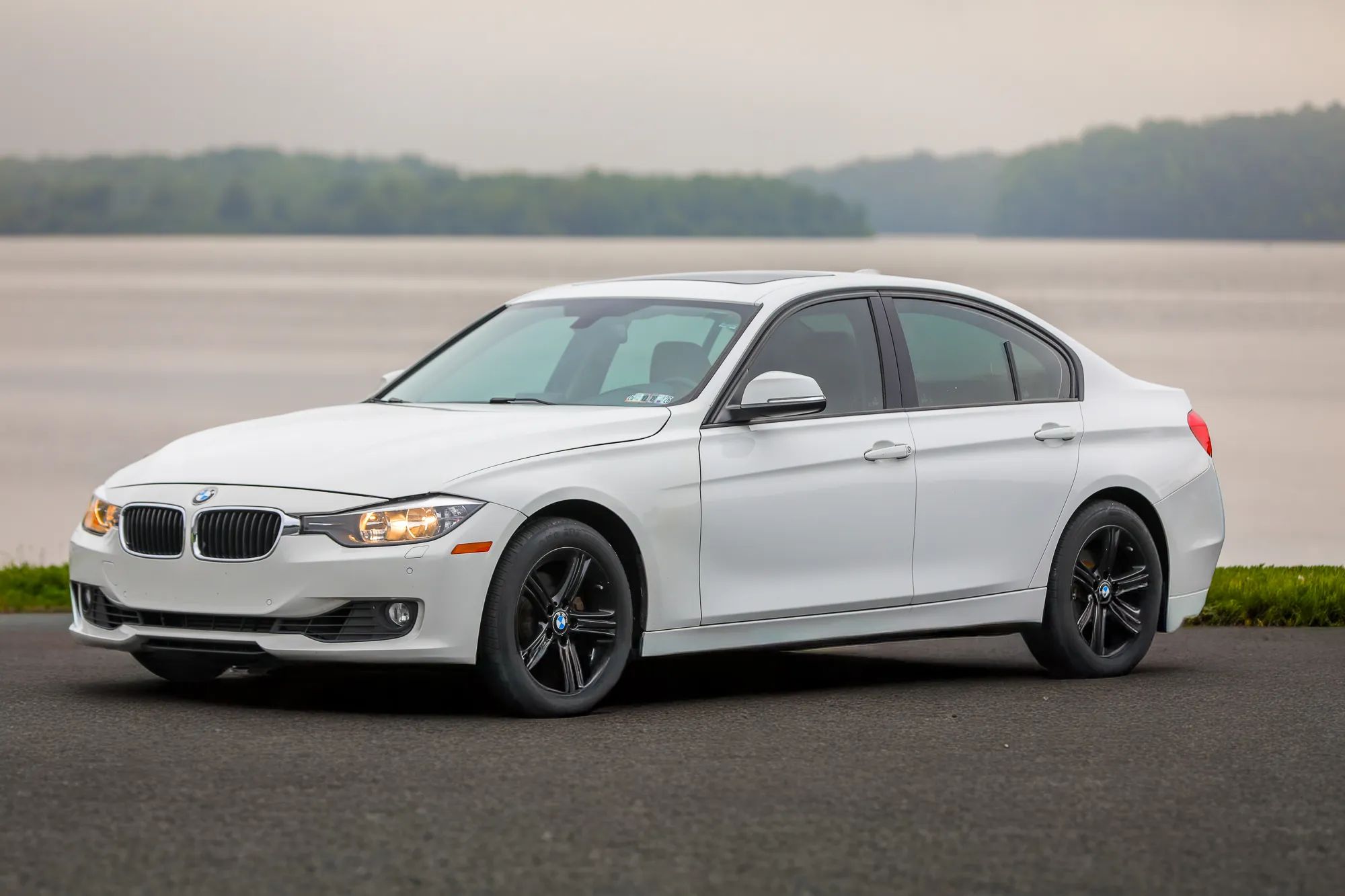 2015 BMW 3 Series 328i xDrive Sedan 4D — photo 31 of 60
