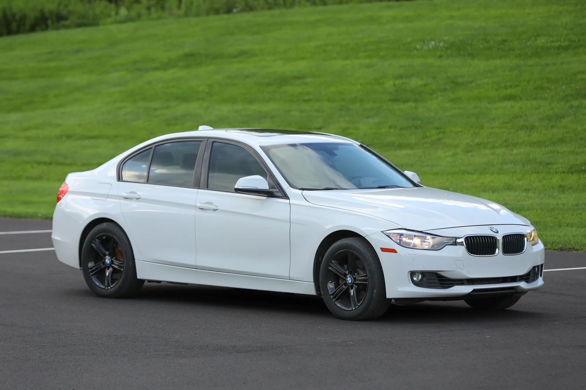 2015 BMW 3 Series 328i xDrive Sedan 4D — photo 34 of 60