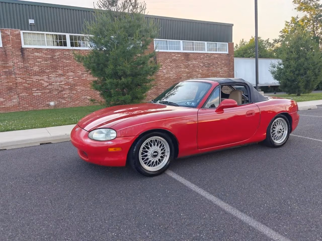 1999 MAZDA MX-5 Miata Convertible 2D — photo 1 of 52