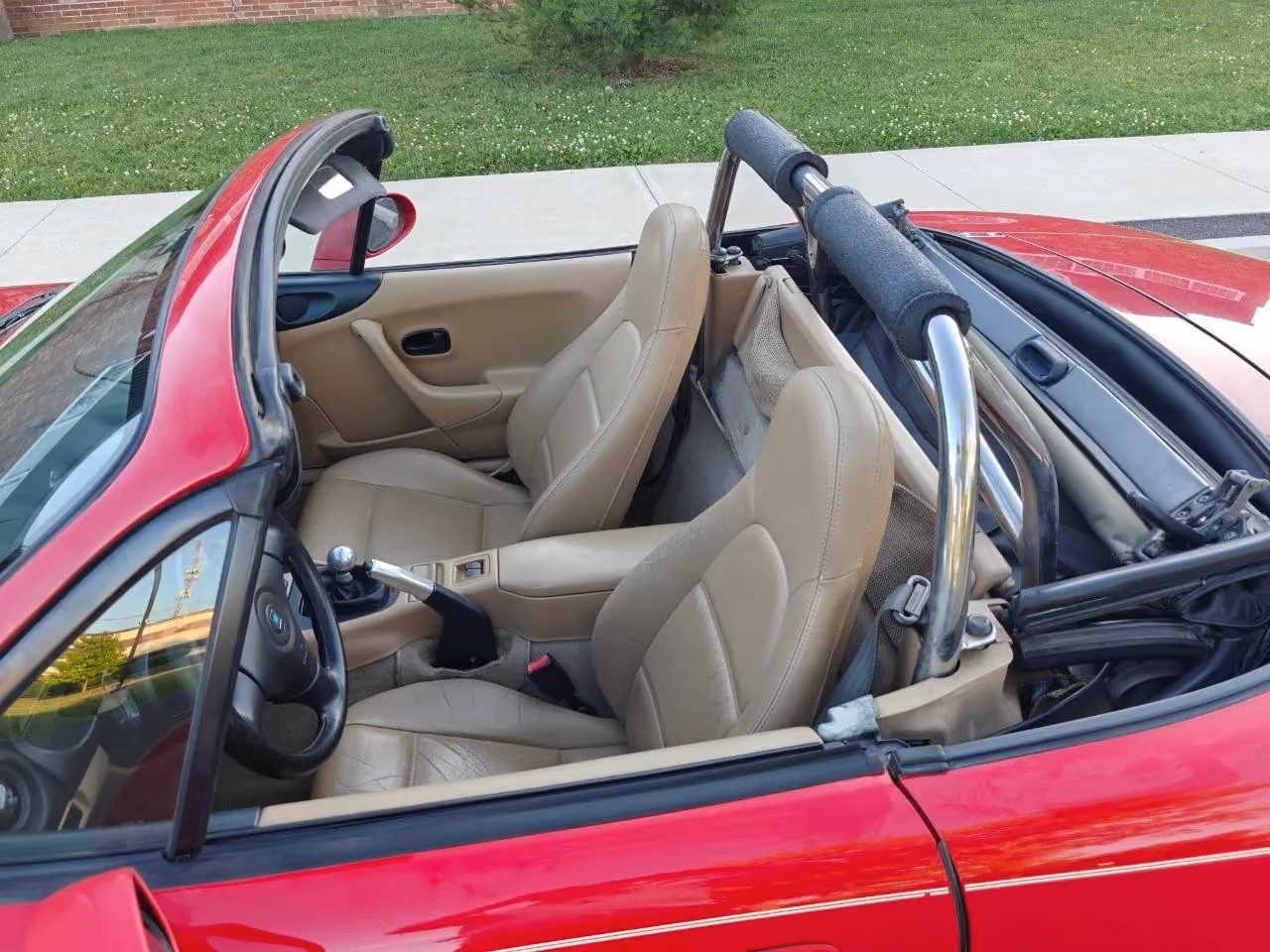 1999 MAZDA MX-5 Miata Convertible 2D — photo 19 of 52