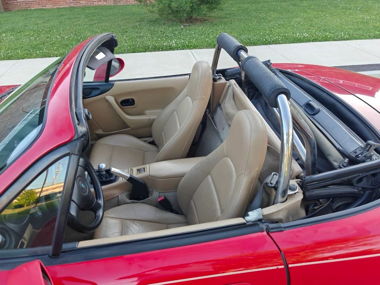 1999 MAZDA MX-5 Miata Convertible 2D — photo 19 of 52