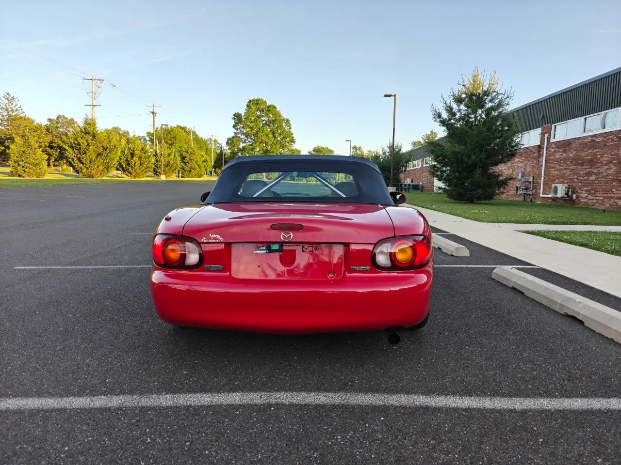 1999 MAZDA MX-5 Miata Convertible 2D — photo 9 of 52