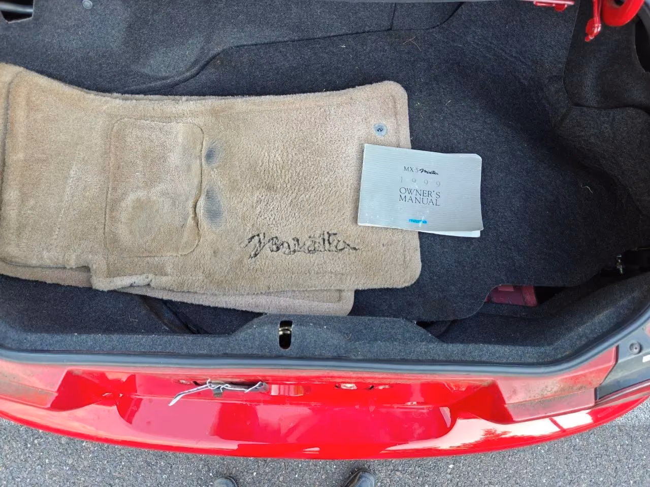 1999 MAZDA MX-5 Miata Convertible 2D — photo 18 of 52