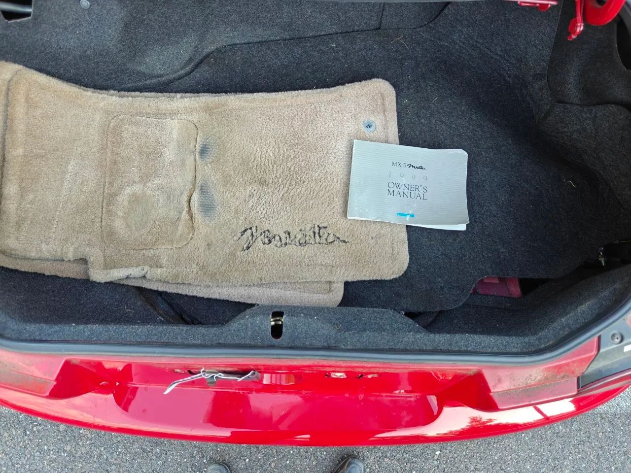 1999 MAZDA MX-5 Miata Convertible 2D — photo 18 of 52