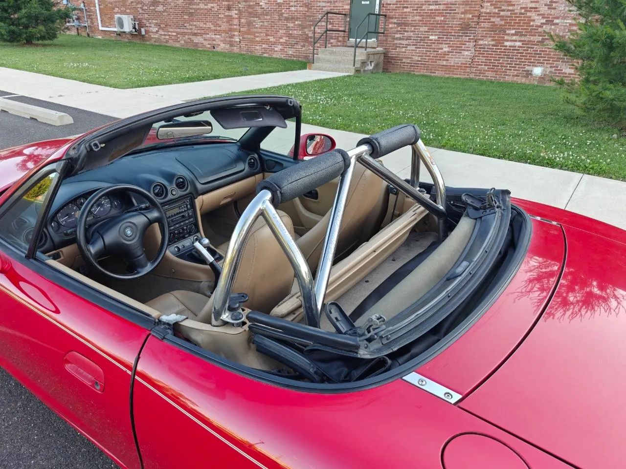 1999 MAZDA MX-5 Miata Convertible 2D — photo 22 of 52