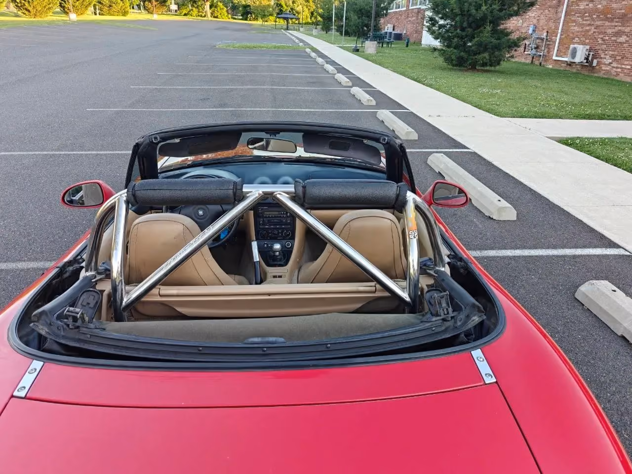 1999 MAZDA MX-5 Miata Convertible 2D — photo 24 of 52