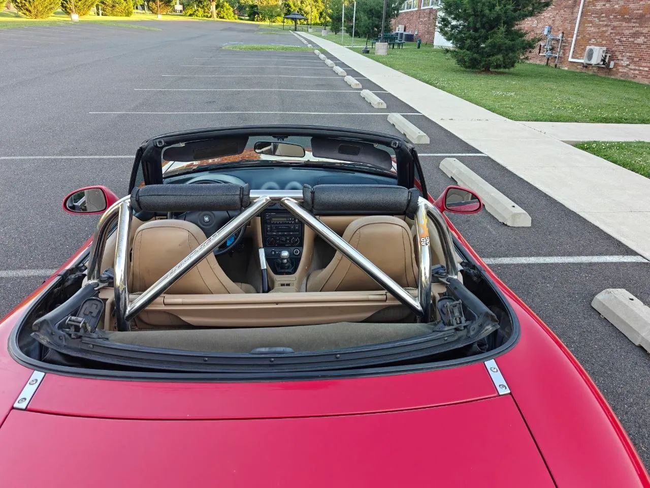 1999 MAZDA MX-5 Miata Convertible 2D — photo 24 of 52
