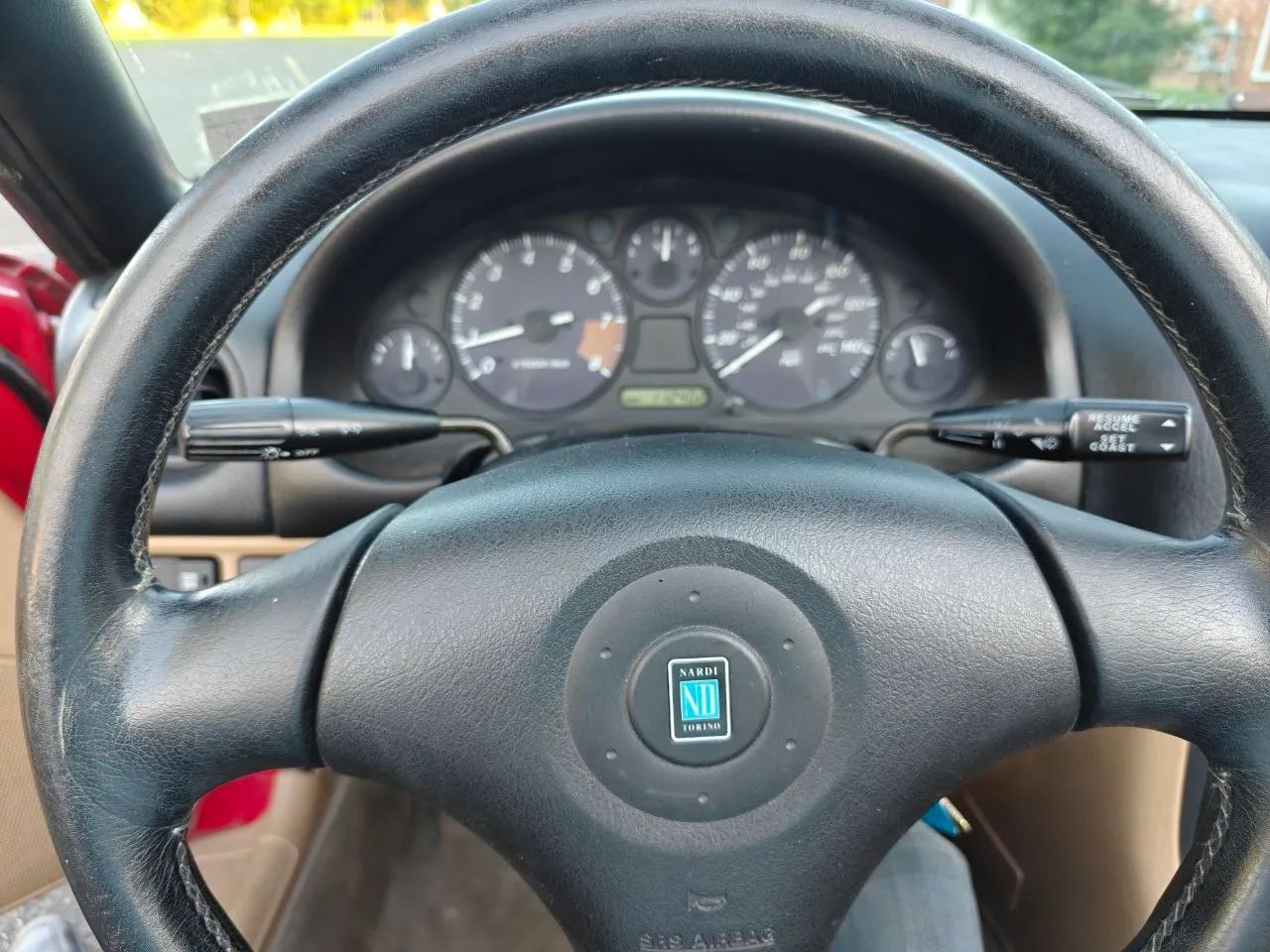 1999 MAZDA MX-5 Miata Convertible 2D — photo 23 of 52