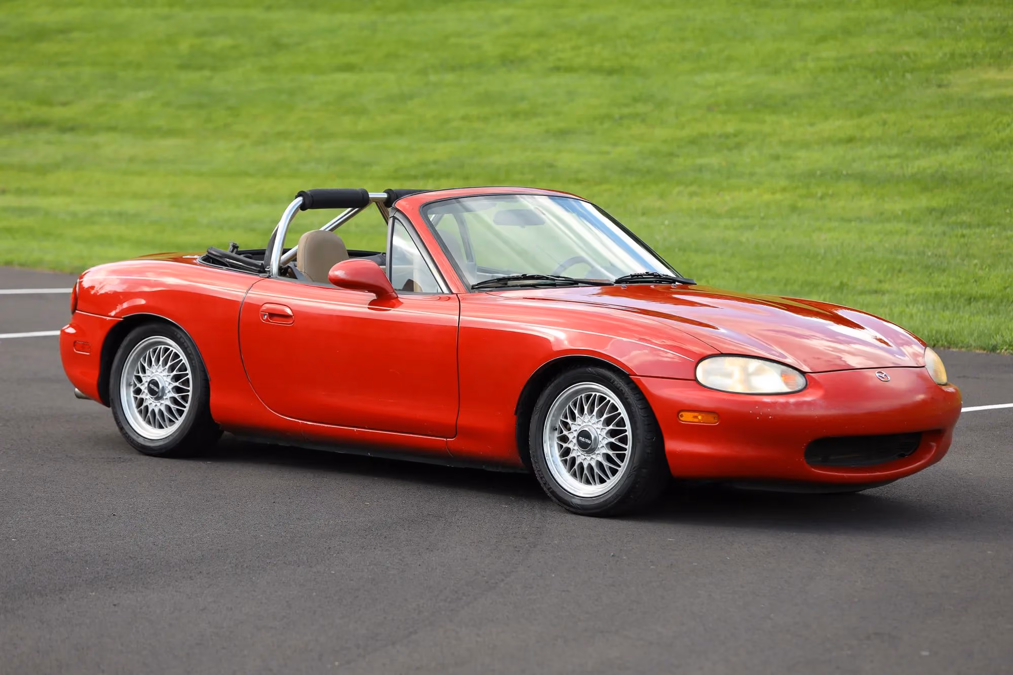 1999 MAZDA MX-5 Miata Convertible 2D — photo 30 of 52