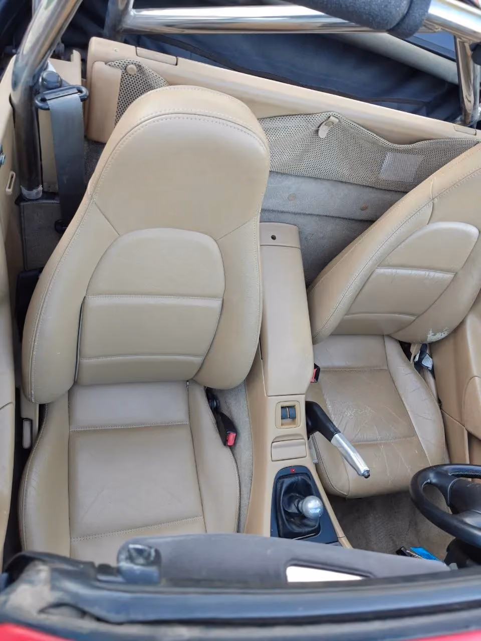 1999 MAZDA MX-5 Miata Convertible 2D — photo 28 of 52