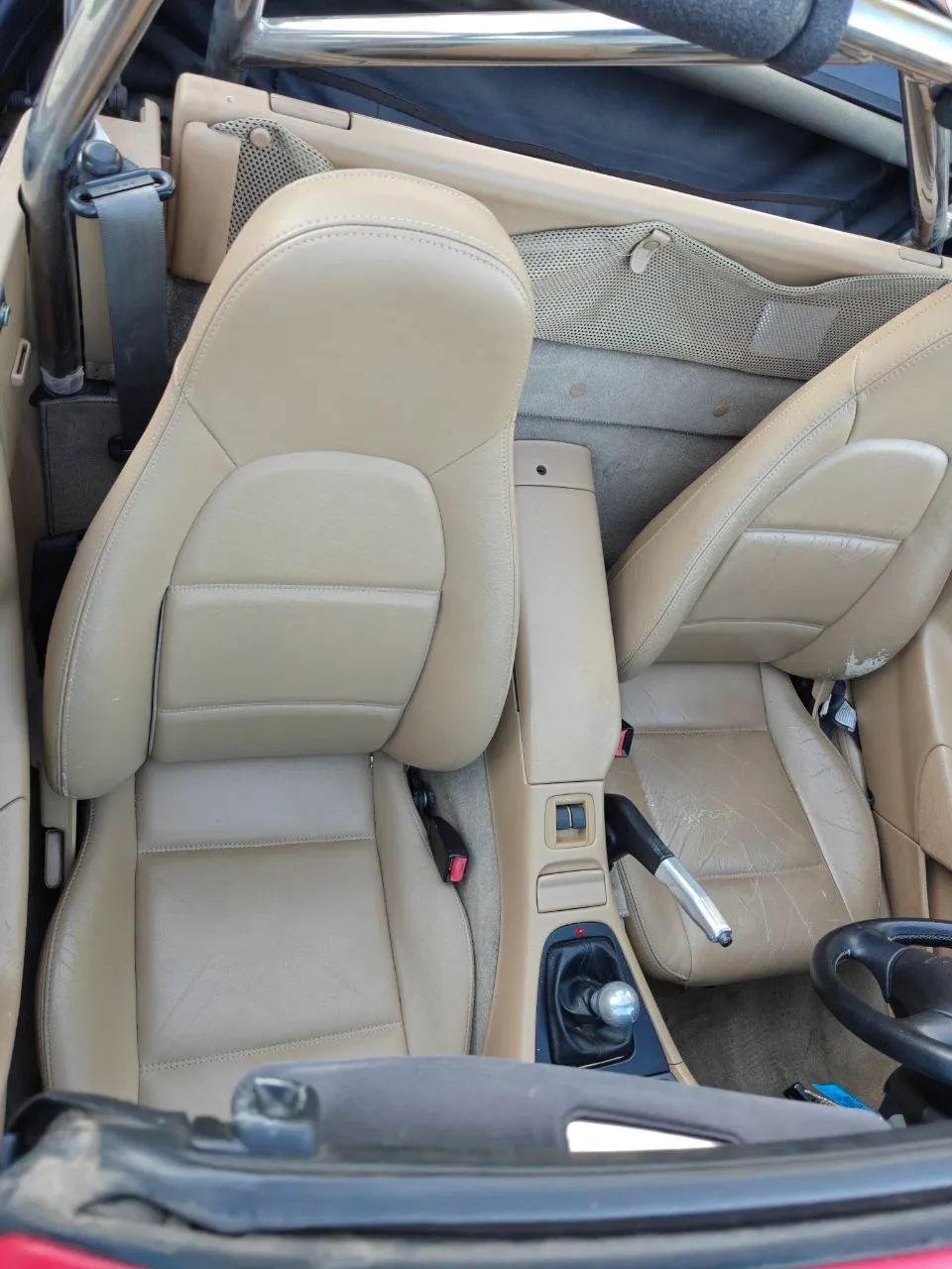 1999 MAZDA MX-5 Miata Convertible 2D — photo 28 of 52