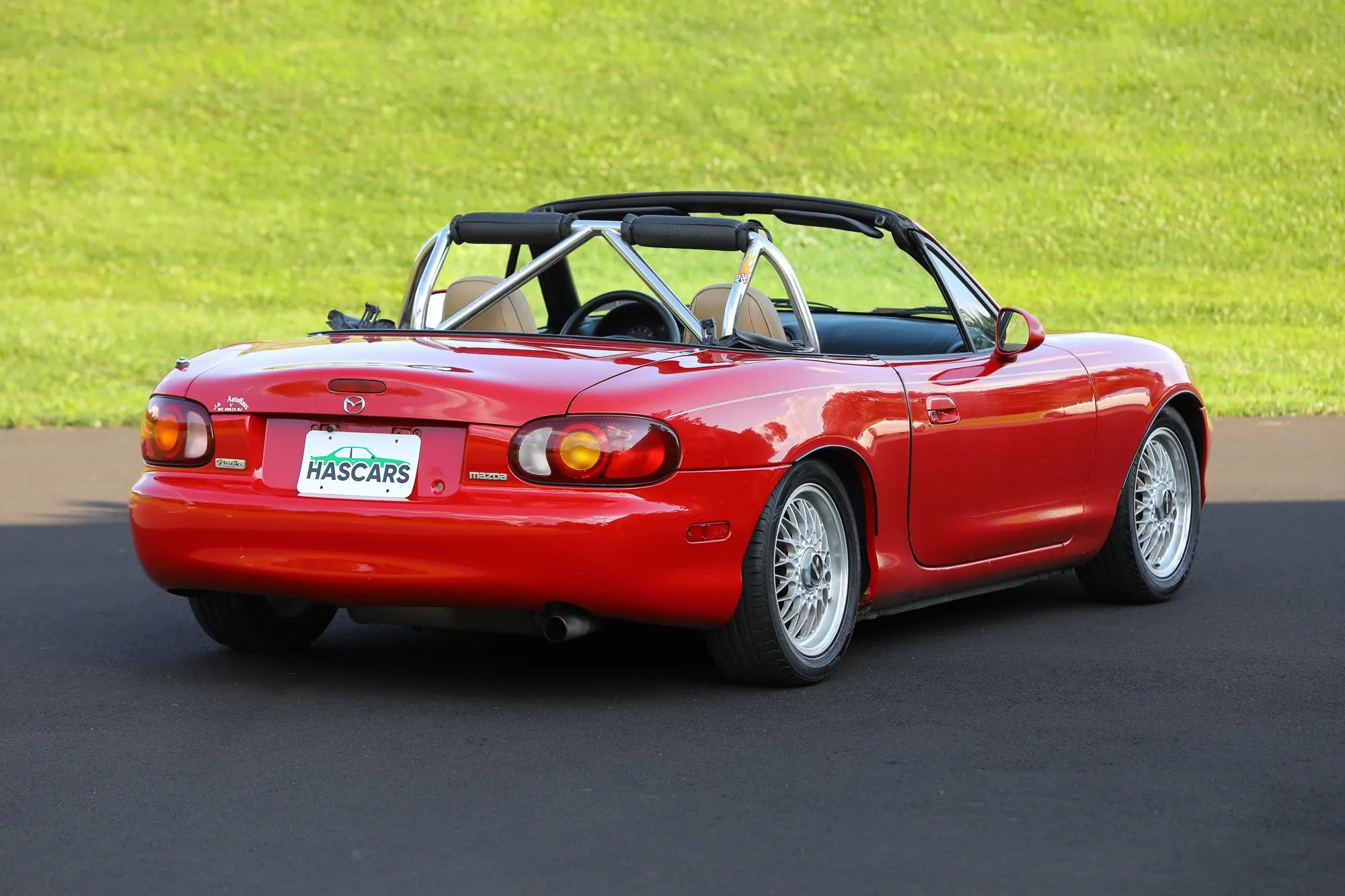 1999 MAZDA MX-5 Miata Convertible 2D — photo 39 of 52