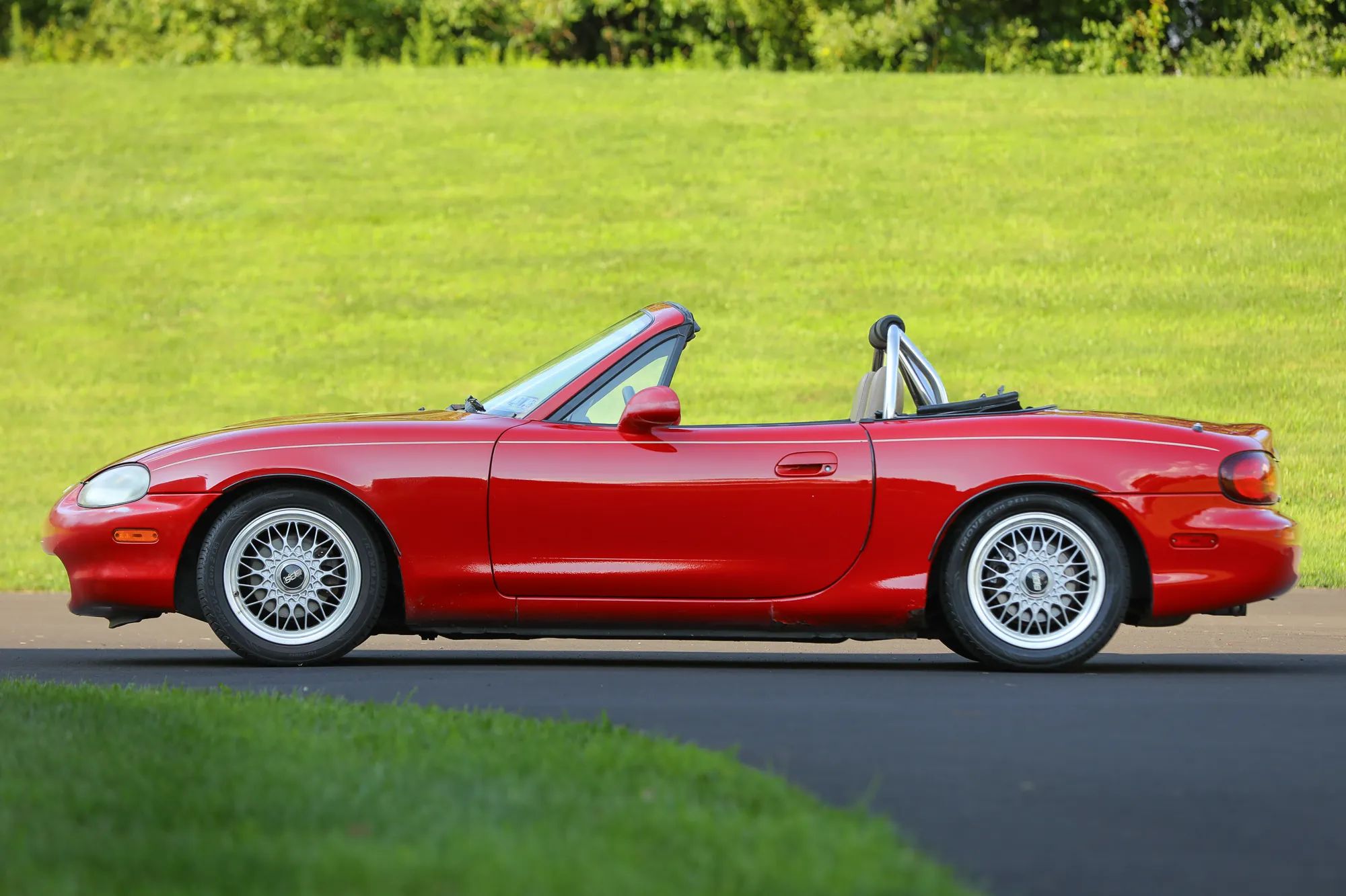 1999 MAZDA MX-5 Miata Convertible 2D — photo 45 of 52