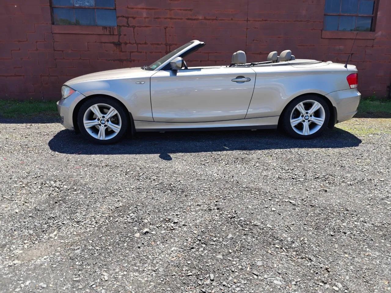 2010 BMW 1 Series 128i Convertible 2D — photo 1 of 48