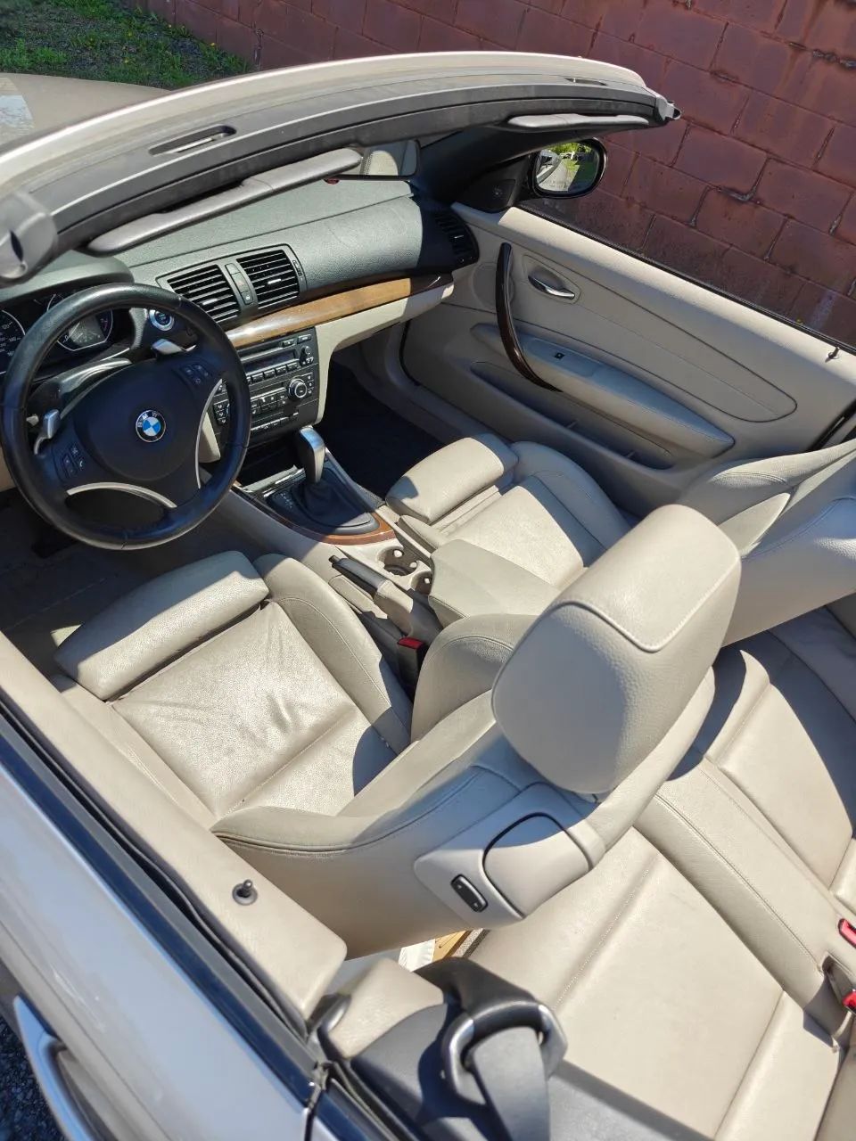 2010 BMW 1 Series 128i Convertible 2D — photo 15 of 48