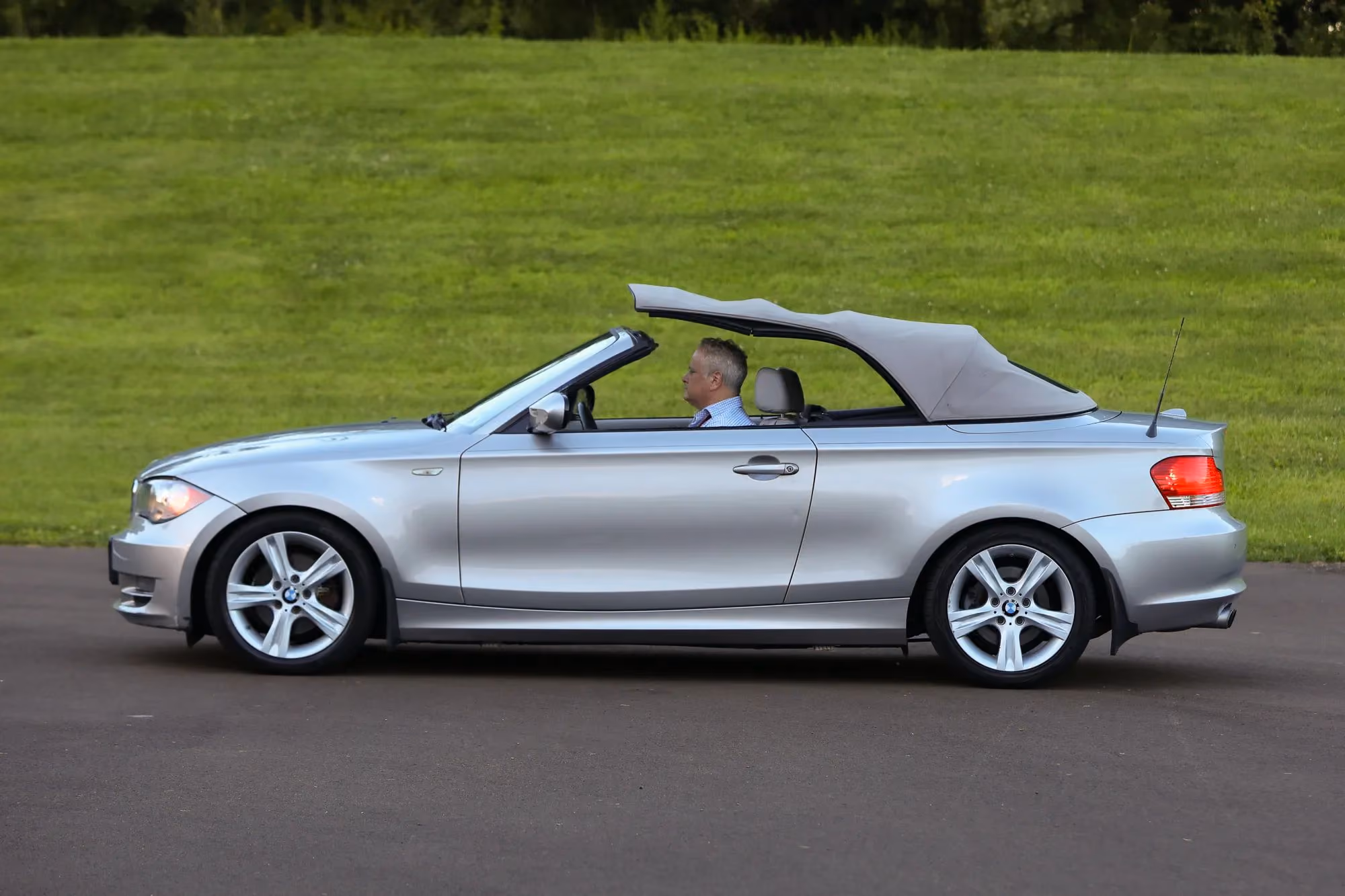 2010 BMW 1 Series 128i Convertible 2D — photo 28 of 48