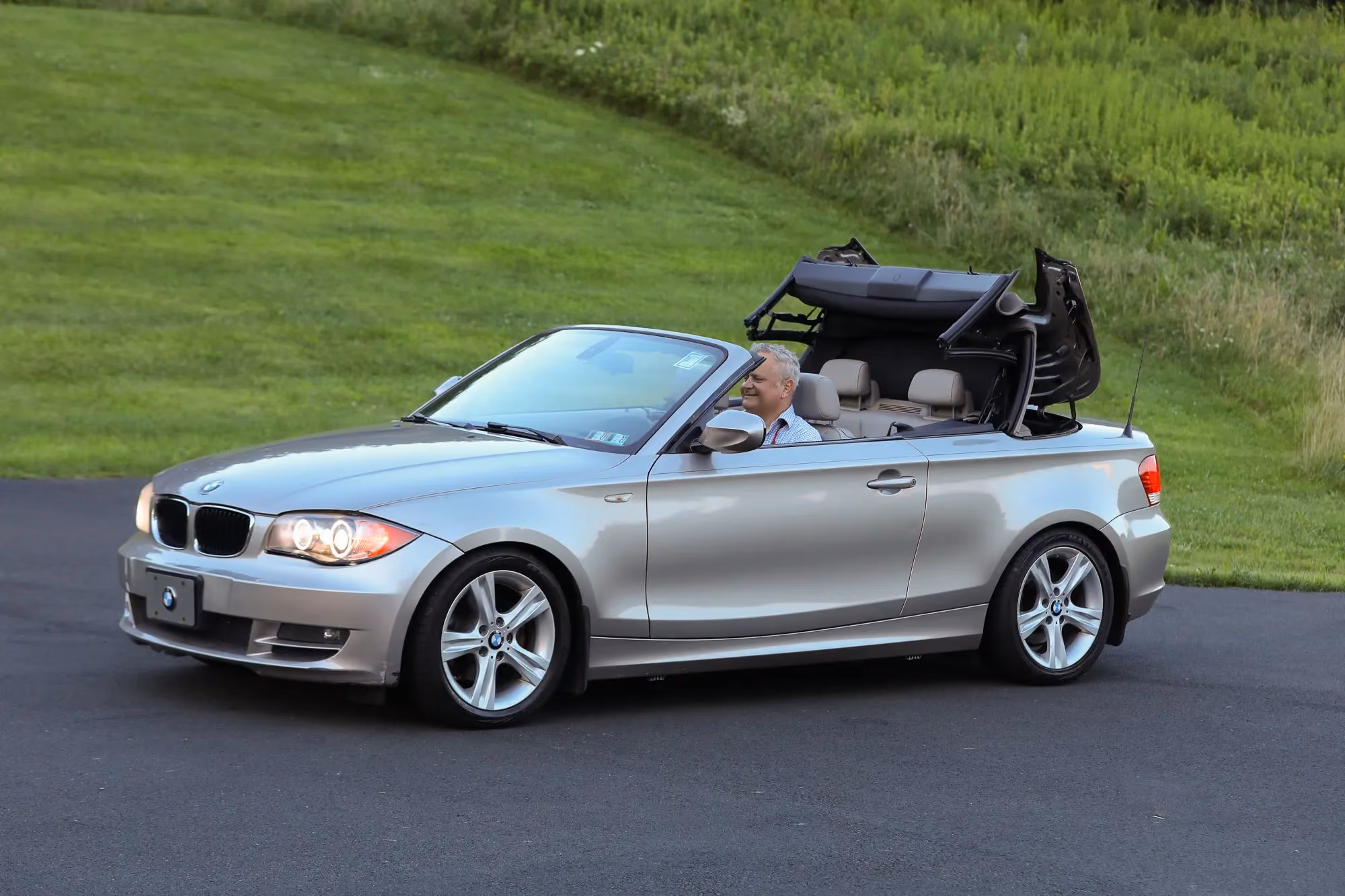 2010 BMW 1 Series 128i Convertible 2D — photo 25 of 48