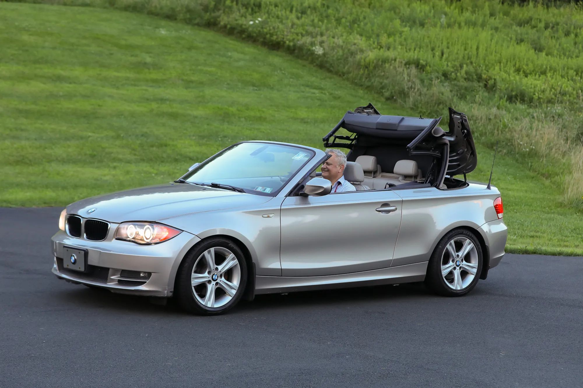 2010 BMW 1 Series 128i Convertible 2D — photo 25 of 48