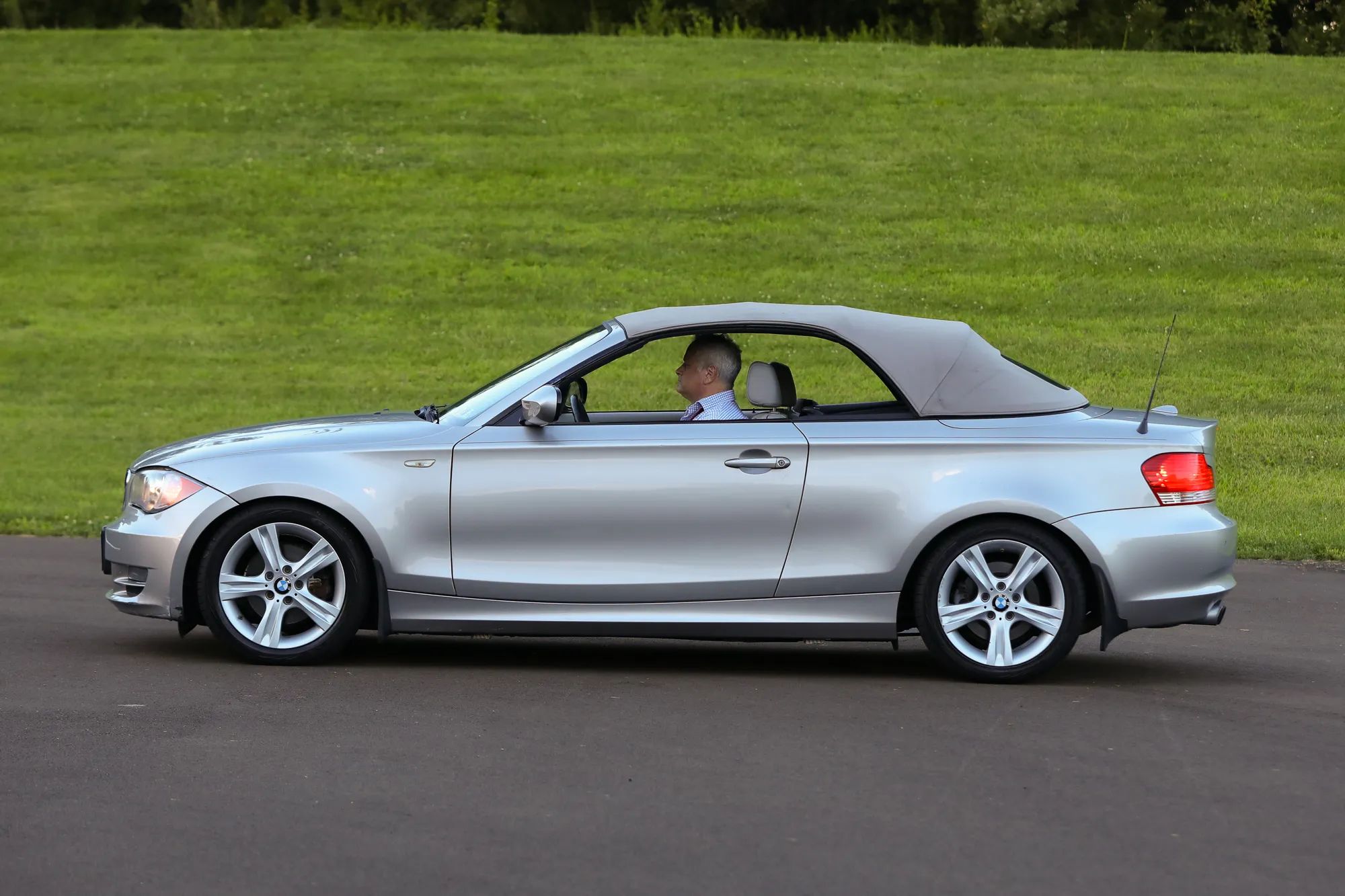 2010 BMW 1 Series 128i Convertible 2D — photo 29 of 48