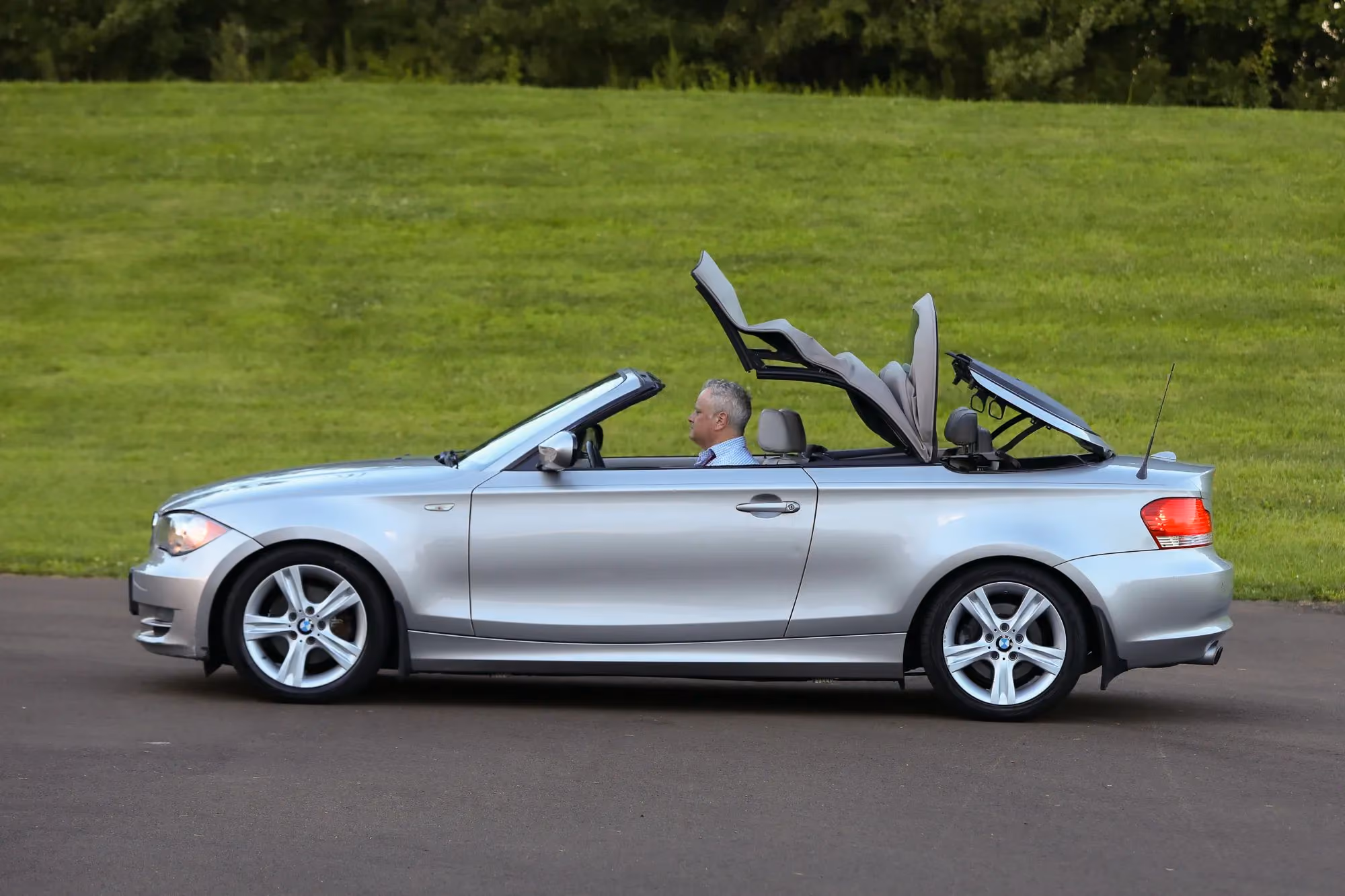2010 BMW 1 Series 128i Convertible 2D — photo 27 of 48