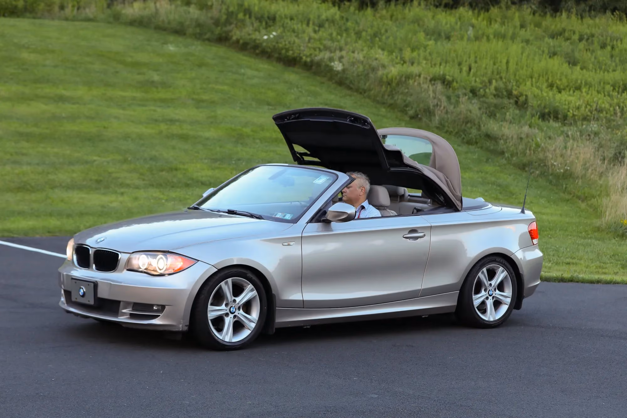 2010 BMW 1 Series 128i Convertible 2D — photo 23 of 48