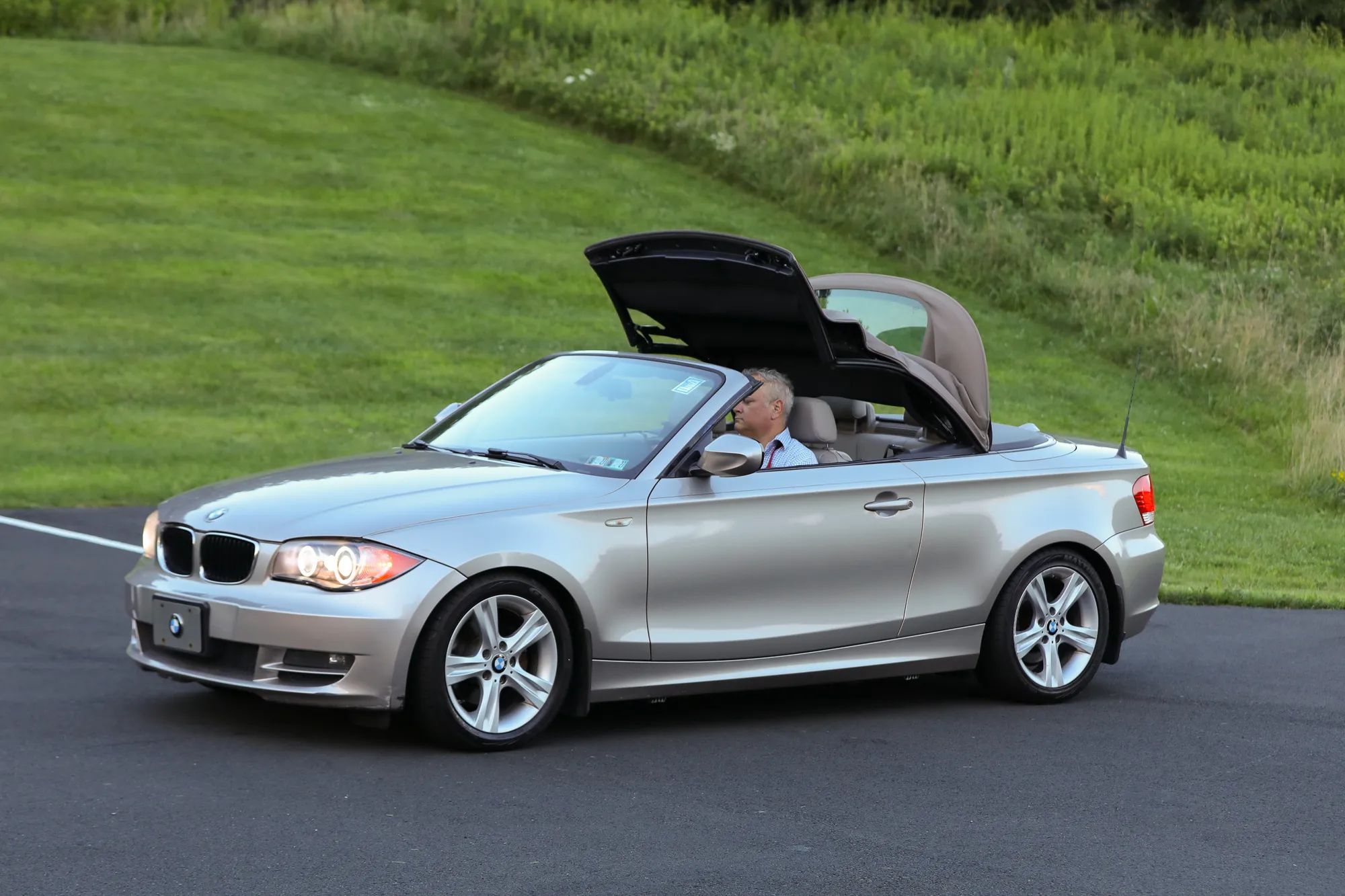 2010 BMW 1 Series 128i Convertible 2D — photo 23 of 48