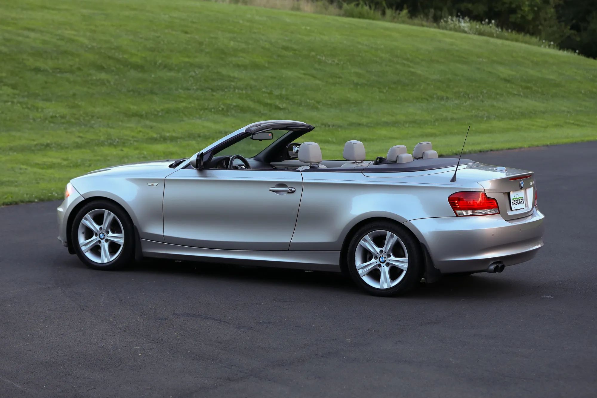 2010 BMW 1 Series 128i Convertible 2D — photo 45 of 48