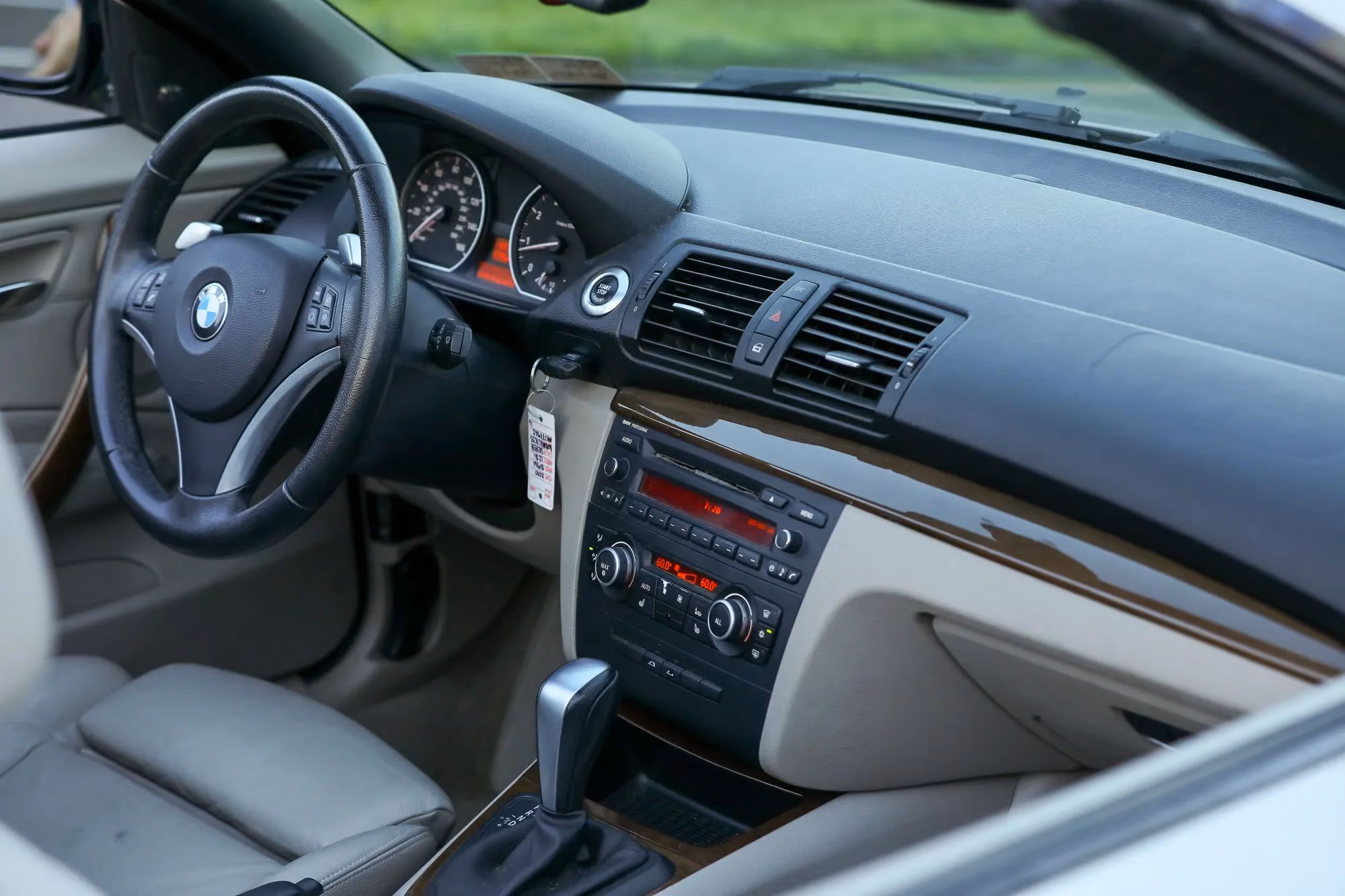 2010 BMW 1 Series 128i Convertible 2D — photo 47 of 48