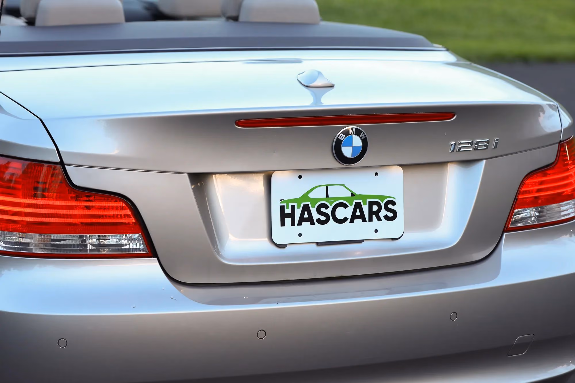 2010 BMW 1 Series 128i Convertible 2D — photo 46 of 48