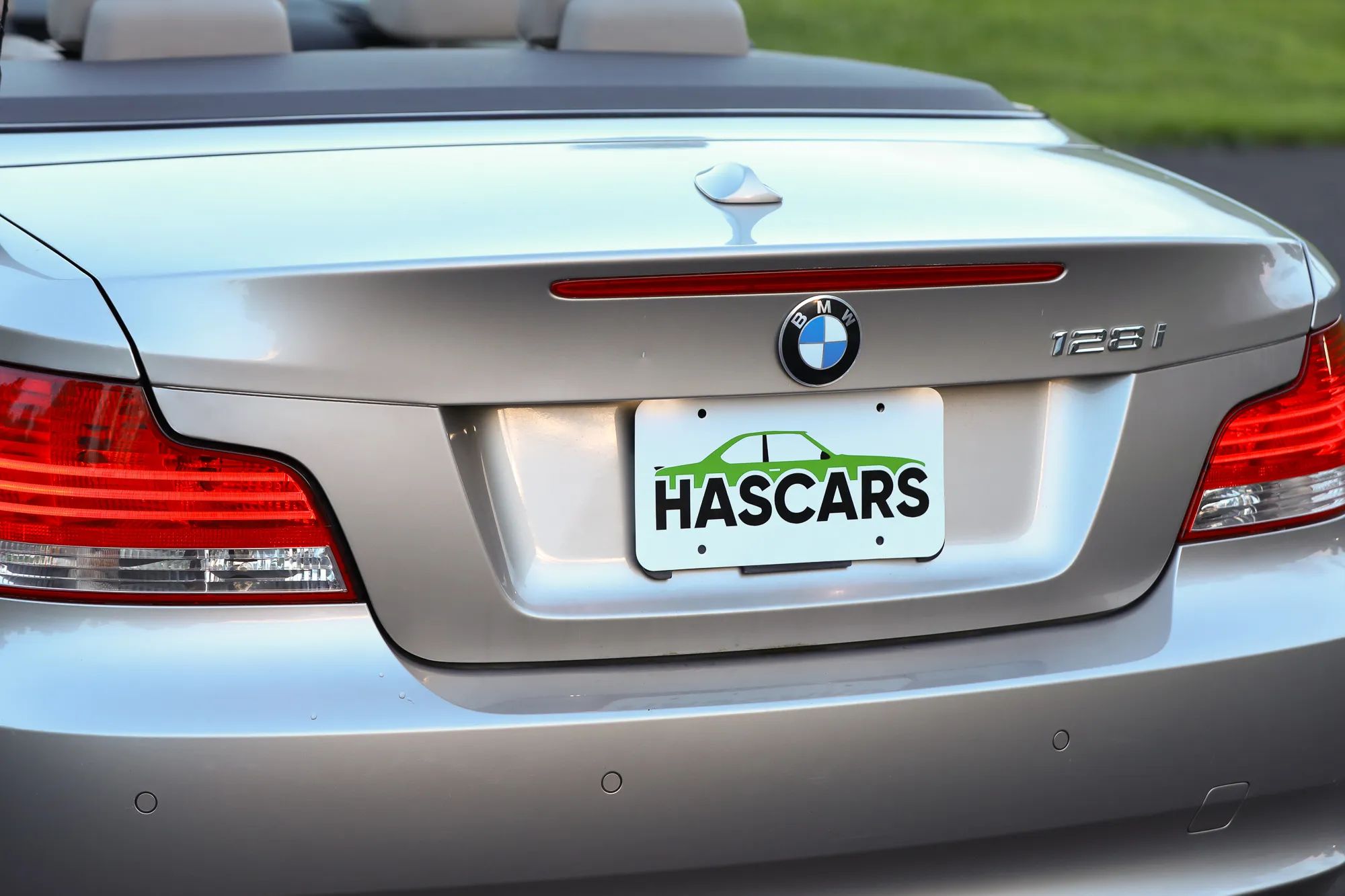 2010 BMW 1 Series 128i Convertible 2D — photo 46 of 48