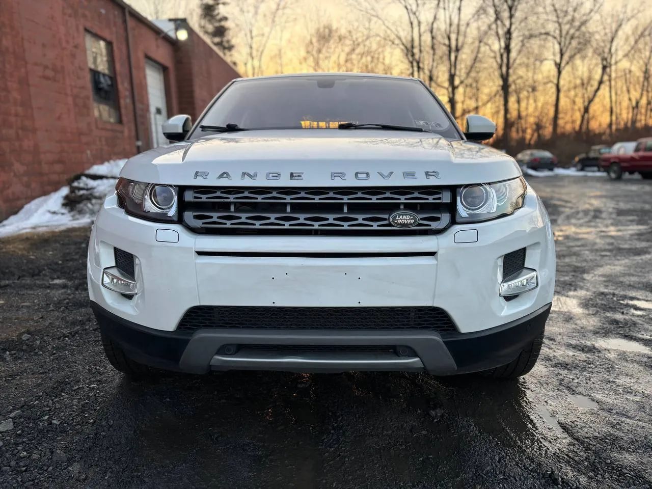 2015 Land Rover Range Rover Evoque Pure Plus Sport Utility 4D — photo 3 of 52